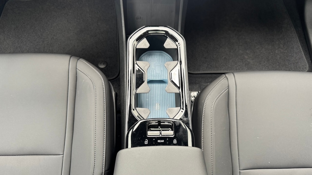 VOLVO EX30 E60 69kWh TWIN ULTRA PERFORMNCE AWD-image-16