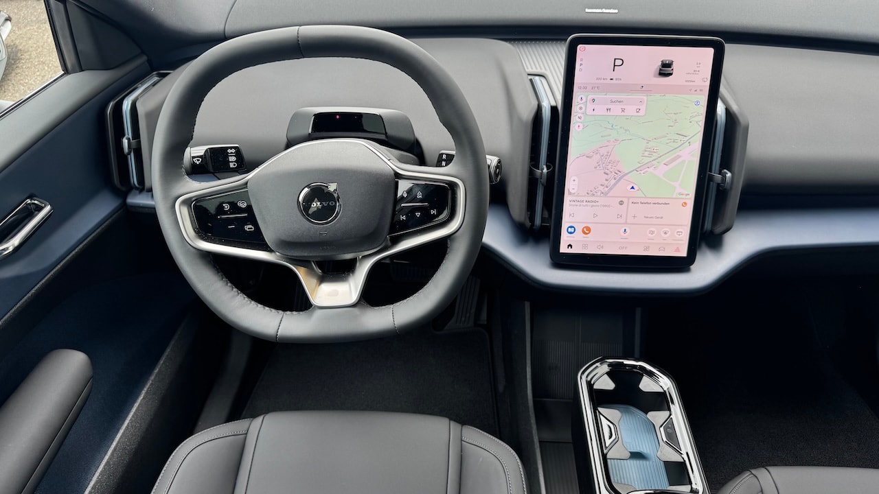 VOLVO EX30 E60 69kWh TWIN ULTRA PERFORMNCE AWD-image-11
