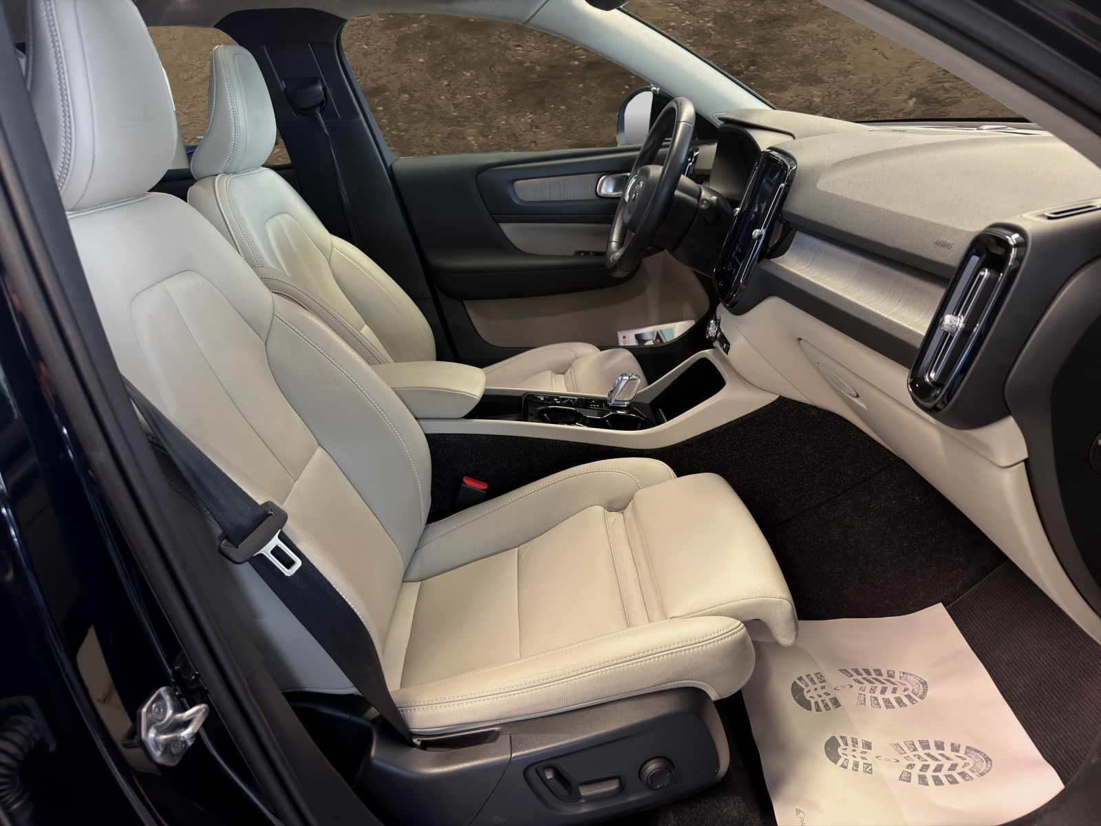 VOLVO XC40 T5 TwE Inscription DCT-image-12