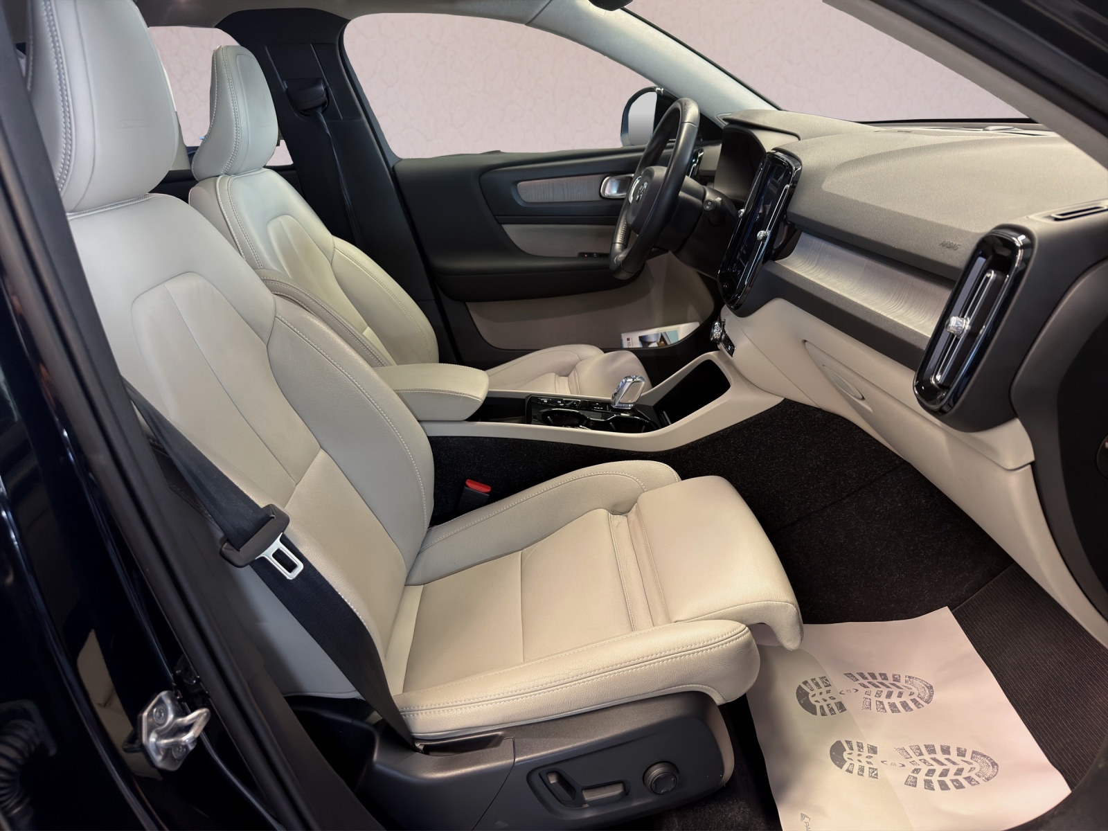 VOLVO XC40 T5 TwE Inscription DCT-image-9