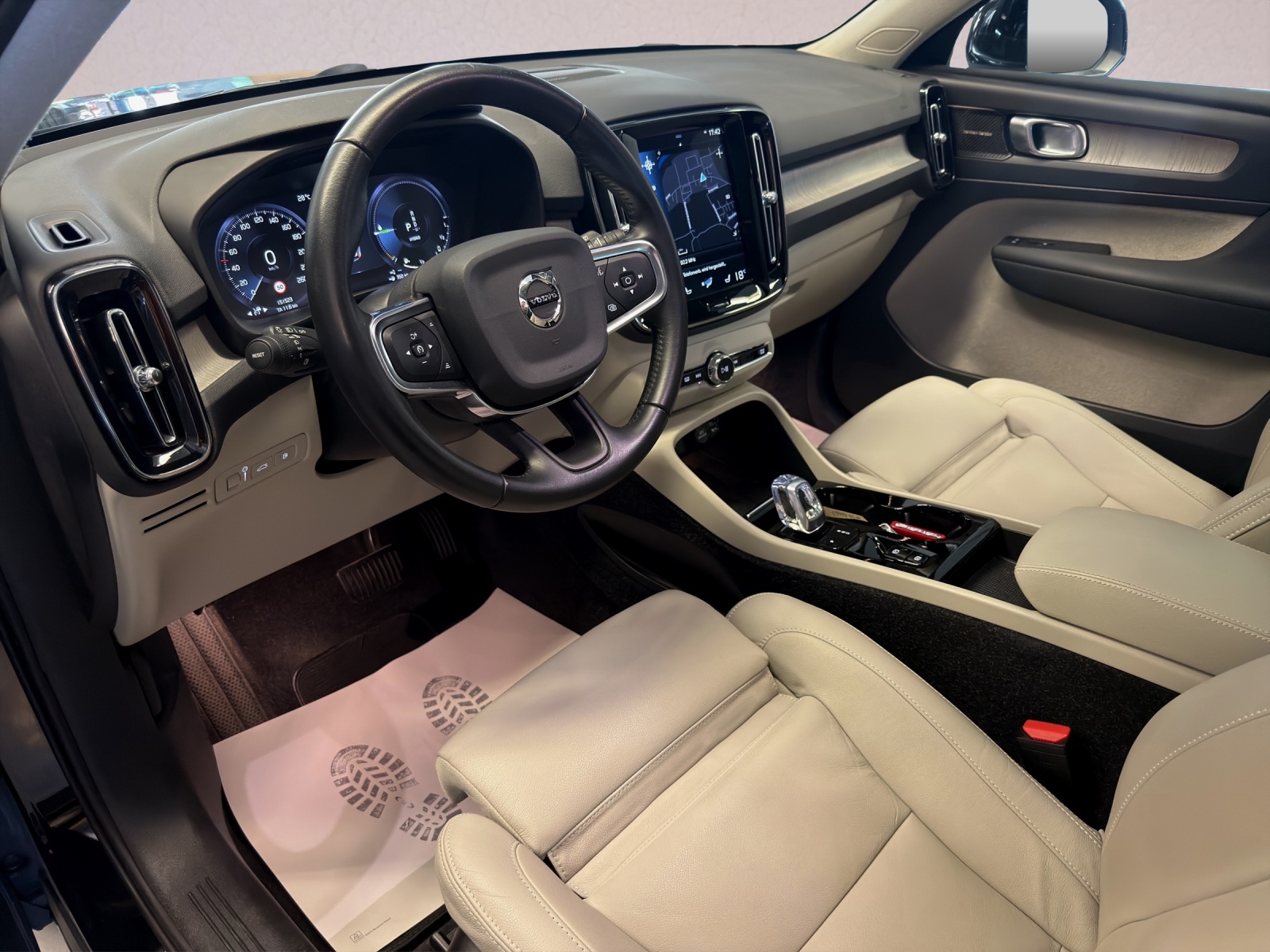 VOLVO XC40 T5 TwE Inscription DCT-image-8