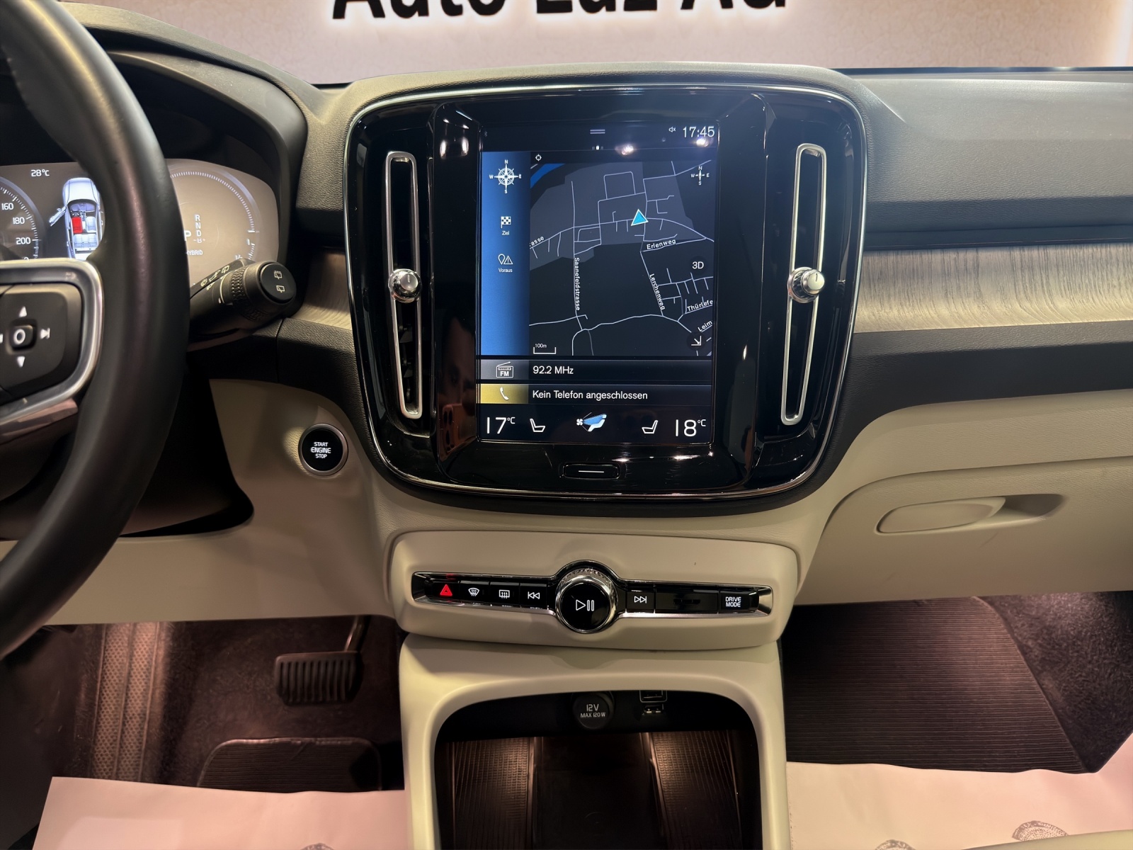 VOLVO XC40 T5 TwE Inscription DCT-image-14
