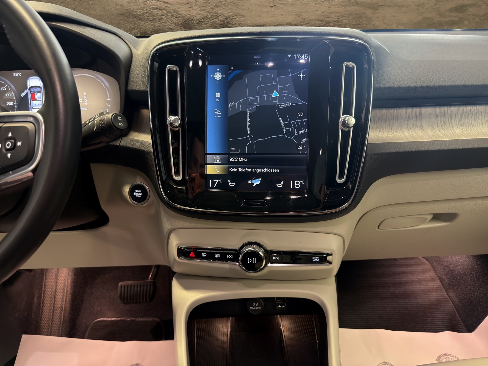 VOLVO XC40 T5 TwE Inscription DCT-image-9