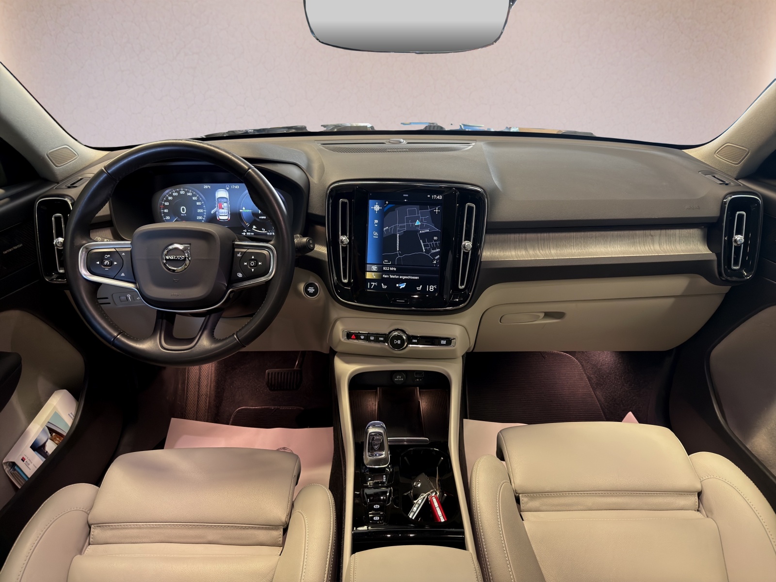 VOLVO XC40 T5 TwE Inscription DCT-image-4