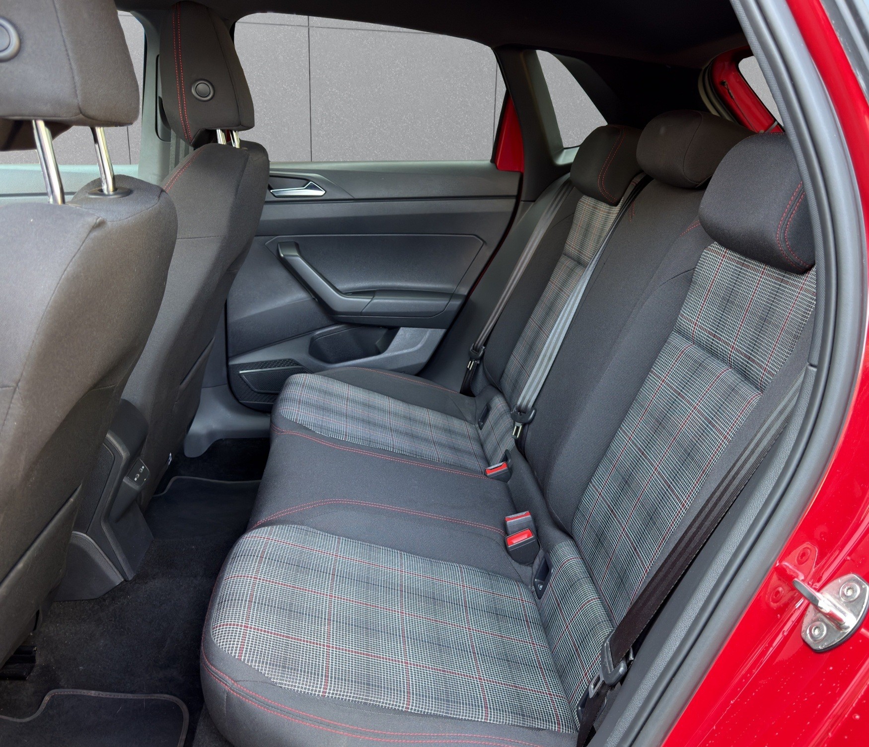 VW Polo 2.0 TSI GTI DSG-image-11