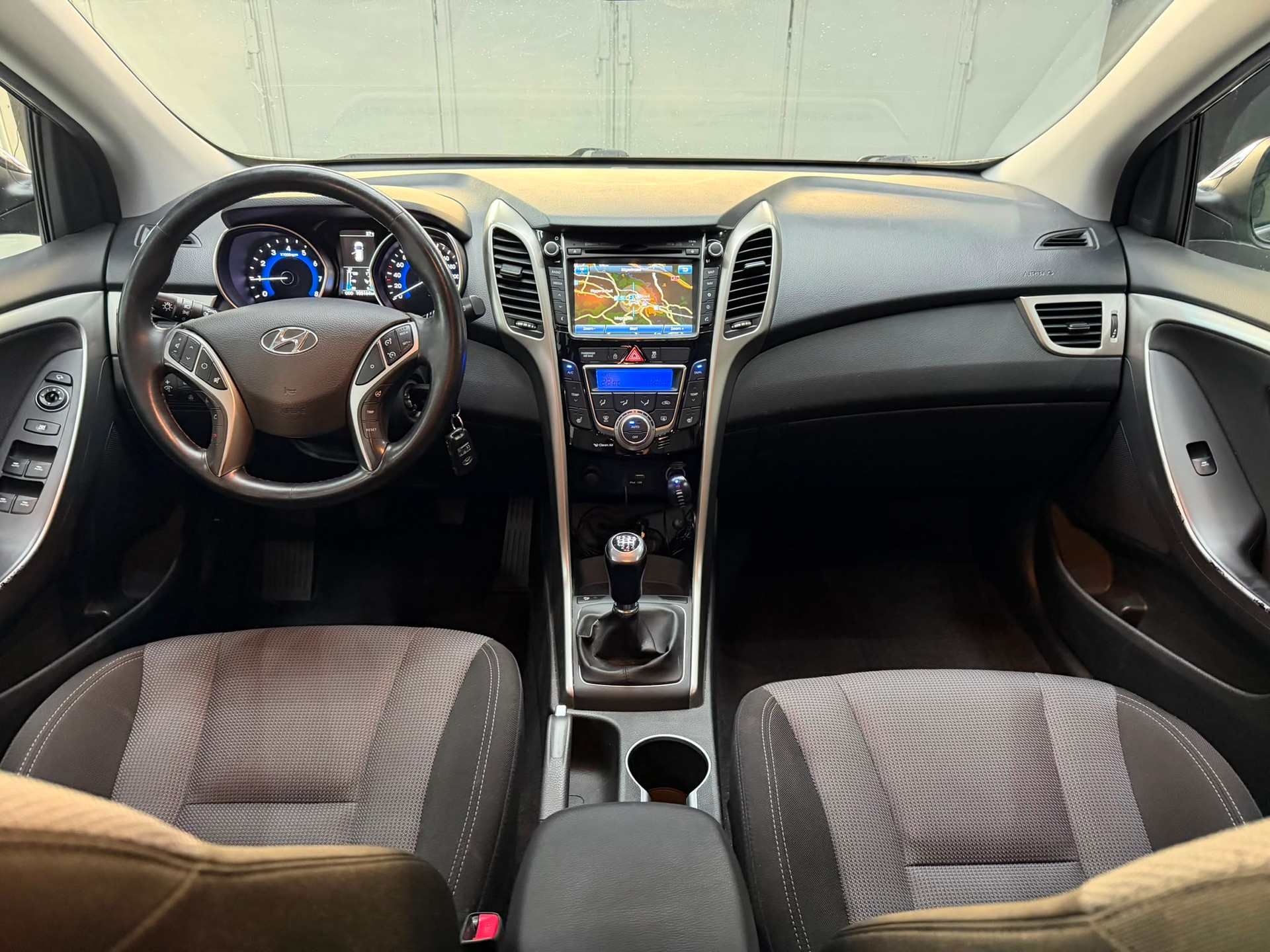 HYUNDAI i30 Wagon 1.6 GDI Plena-showroom-element-3