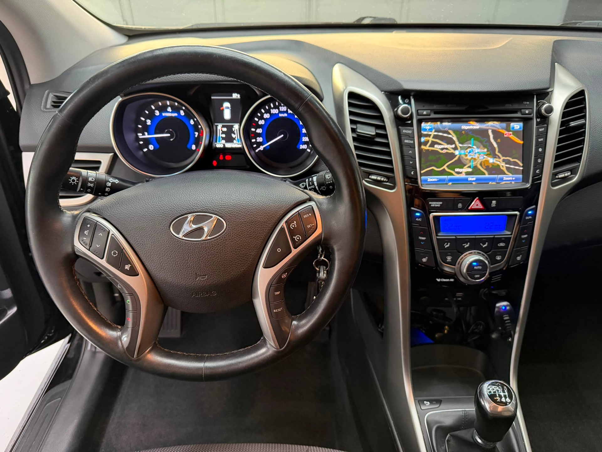 HYUNDAI i30 Wagon 1.6 GDI Plena-image-5