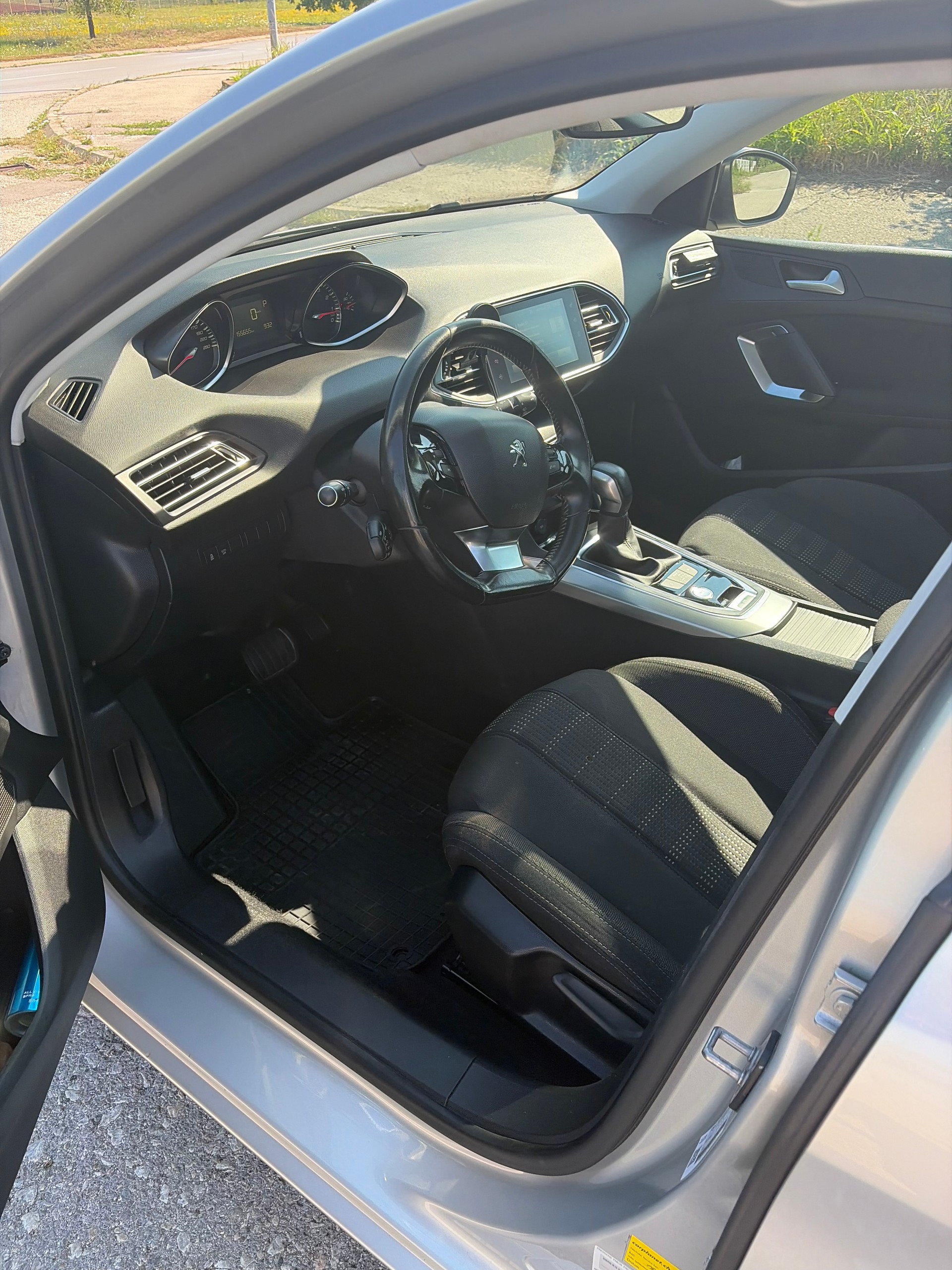 PEUGEOT 1.2 PureTech 130 Style S/S-image-4
