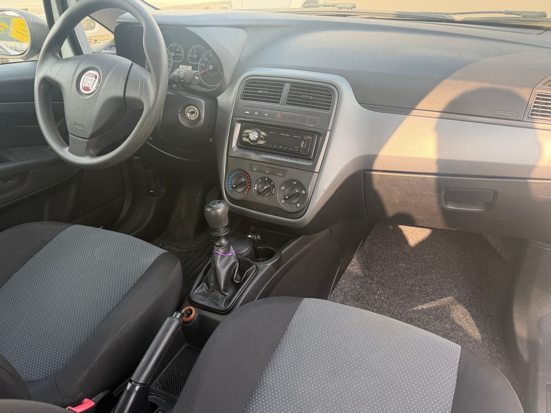 FIAT Punto 1.2 Grande Punto Ab Mfk Frisch ab Grosse Service-image-7