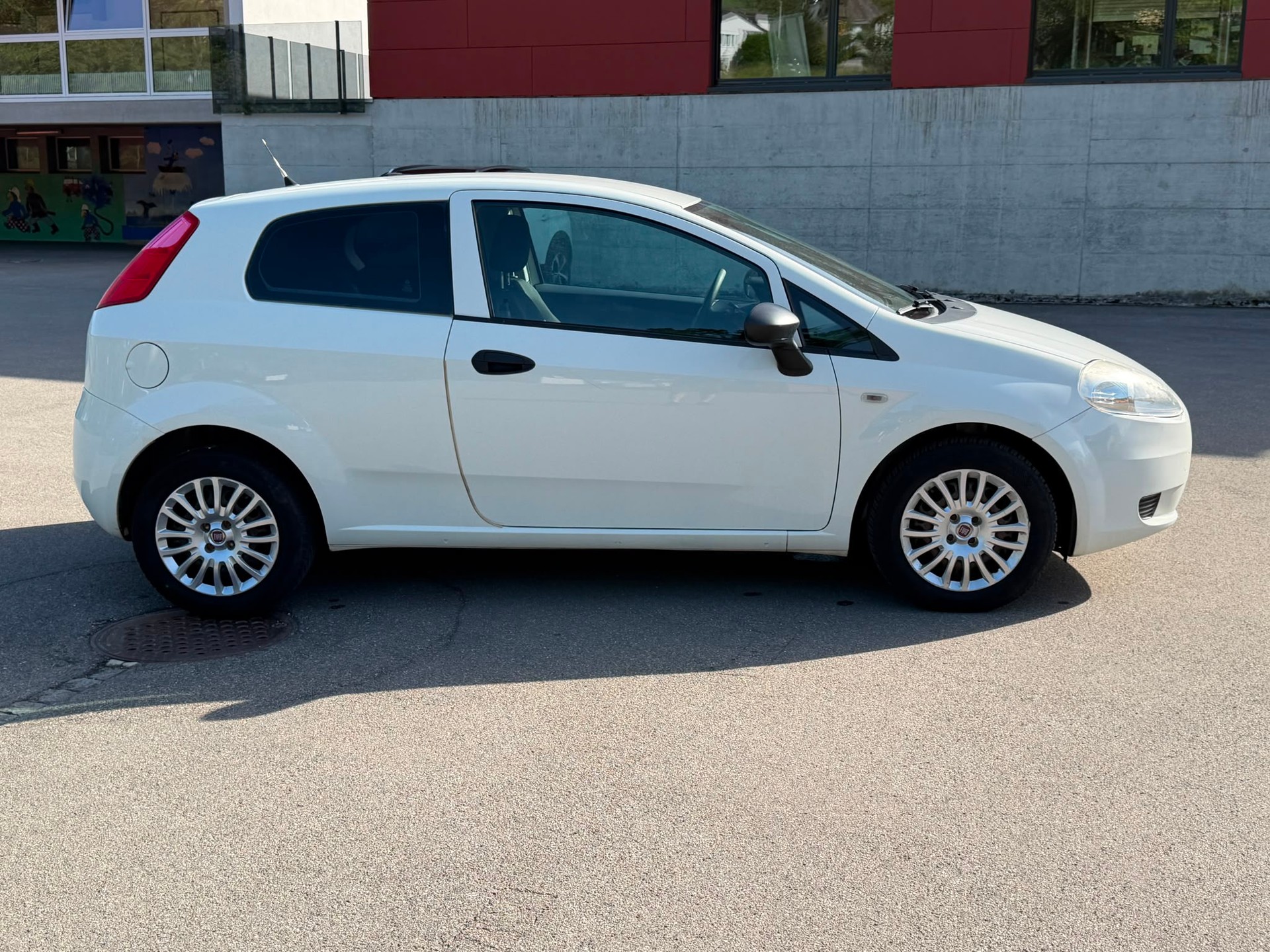 FIAT Punto 1.2 Grande Punto Ab Mfk Frisch ab Grosse Service-image-5