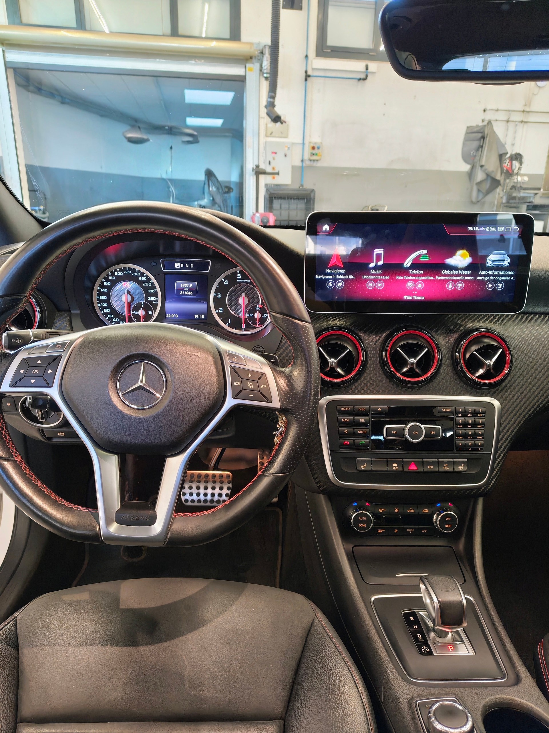 MERCEDES-BENZ A 45 AMG 4m-image-4