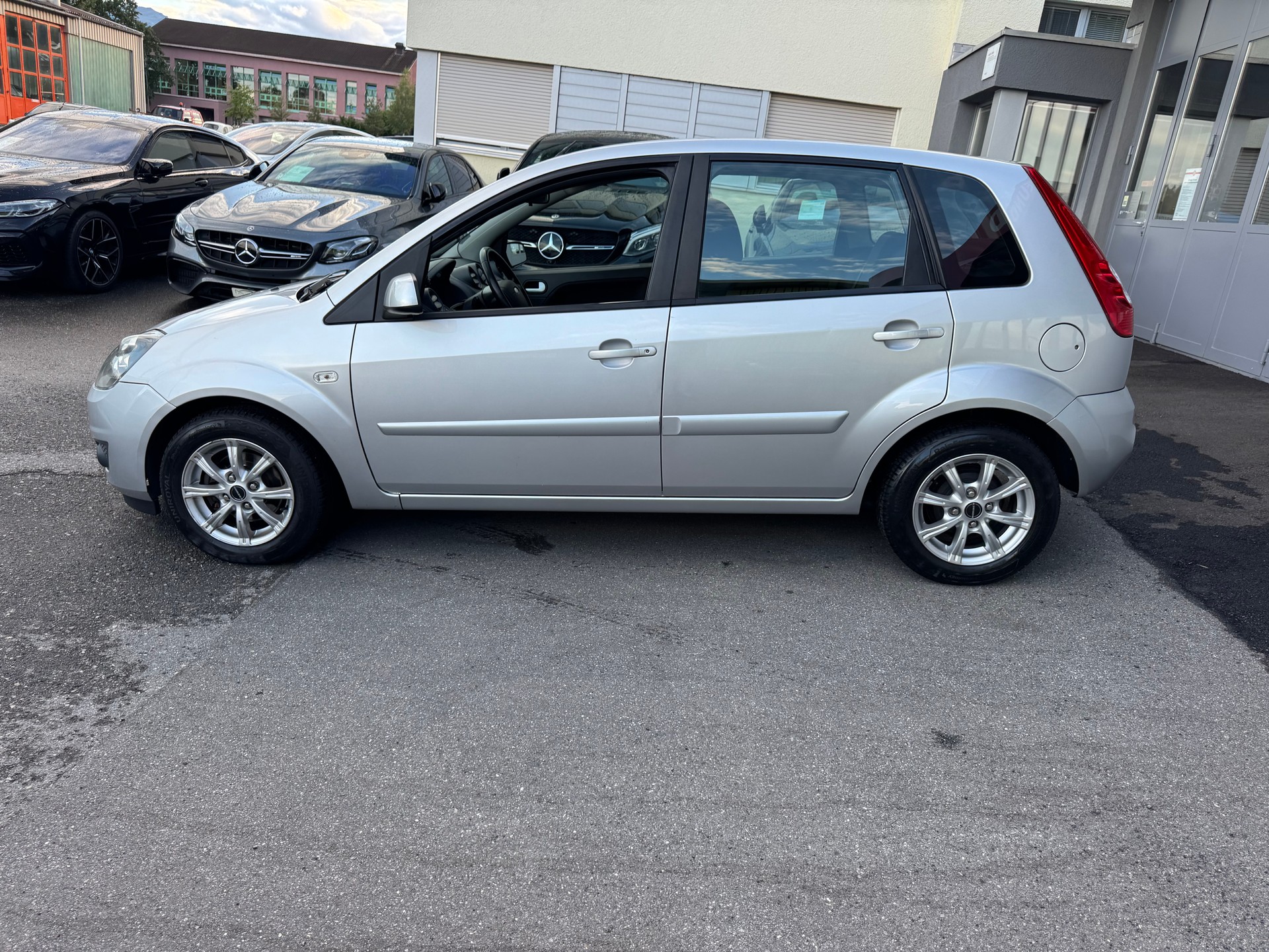 FORD Fiesta 1.6 16V Trend-image-4