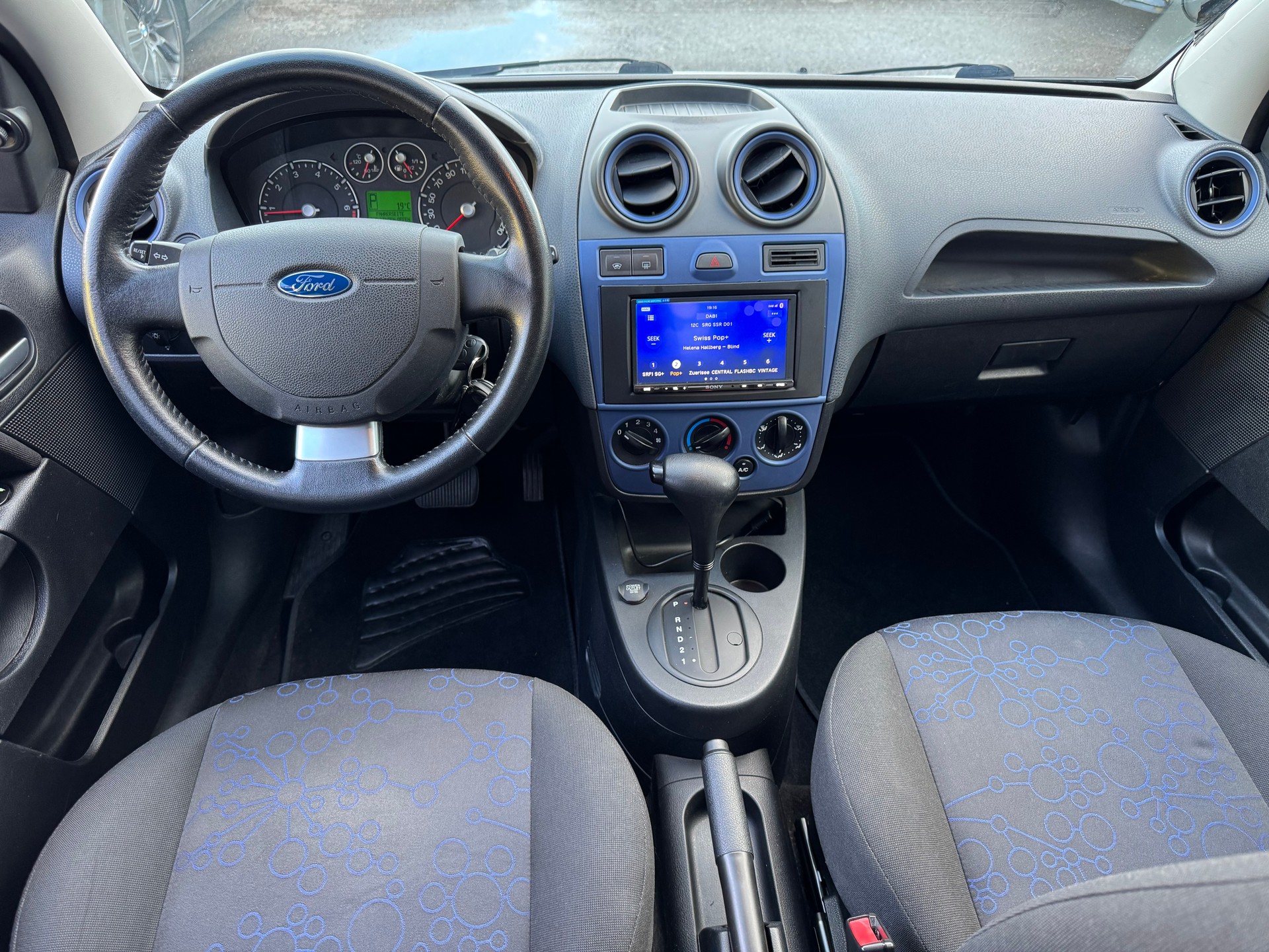 FORD Fiesta 1.6 16V Trend-image-14