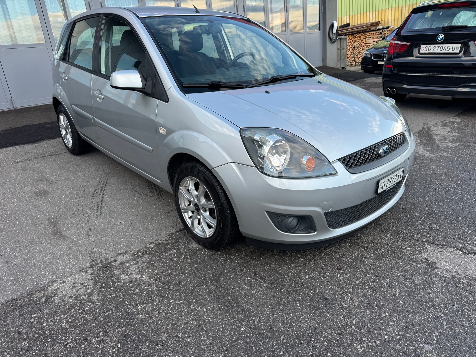 FORD Fiesta 1.6 16V Trend-image-1
