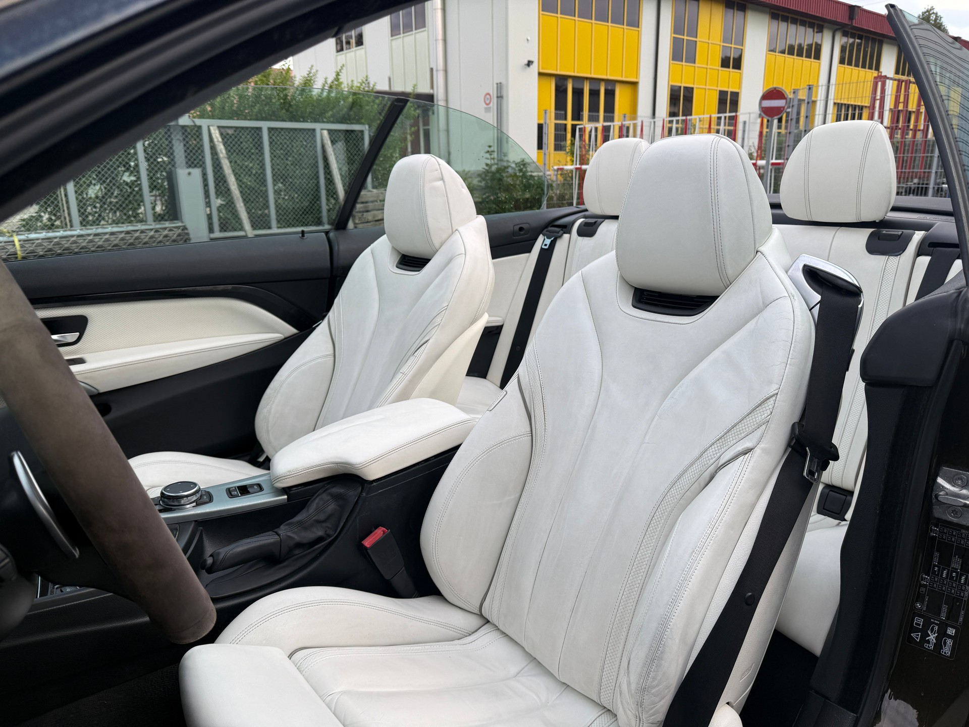 BMW 435i Cabriolet xDrive M Sport Steptronic-image-14