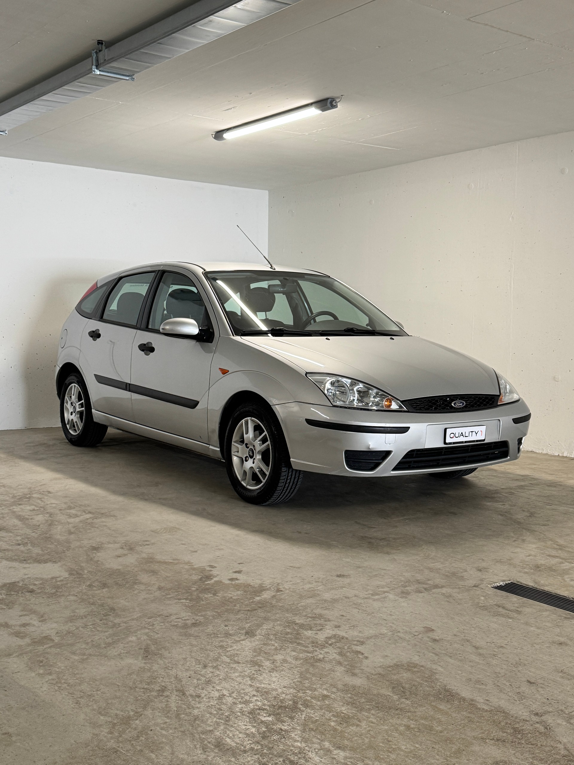 FORD Focus 1.6i 16V Ghia-image-2