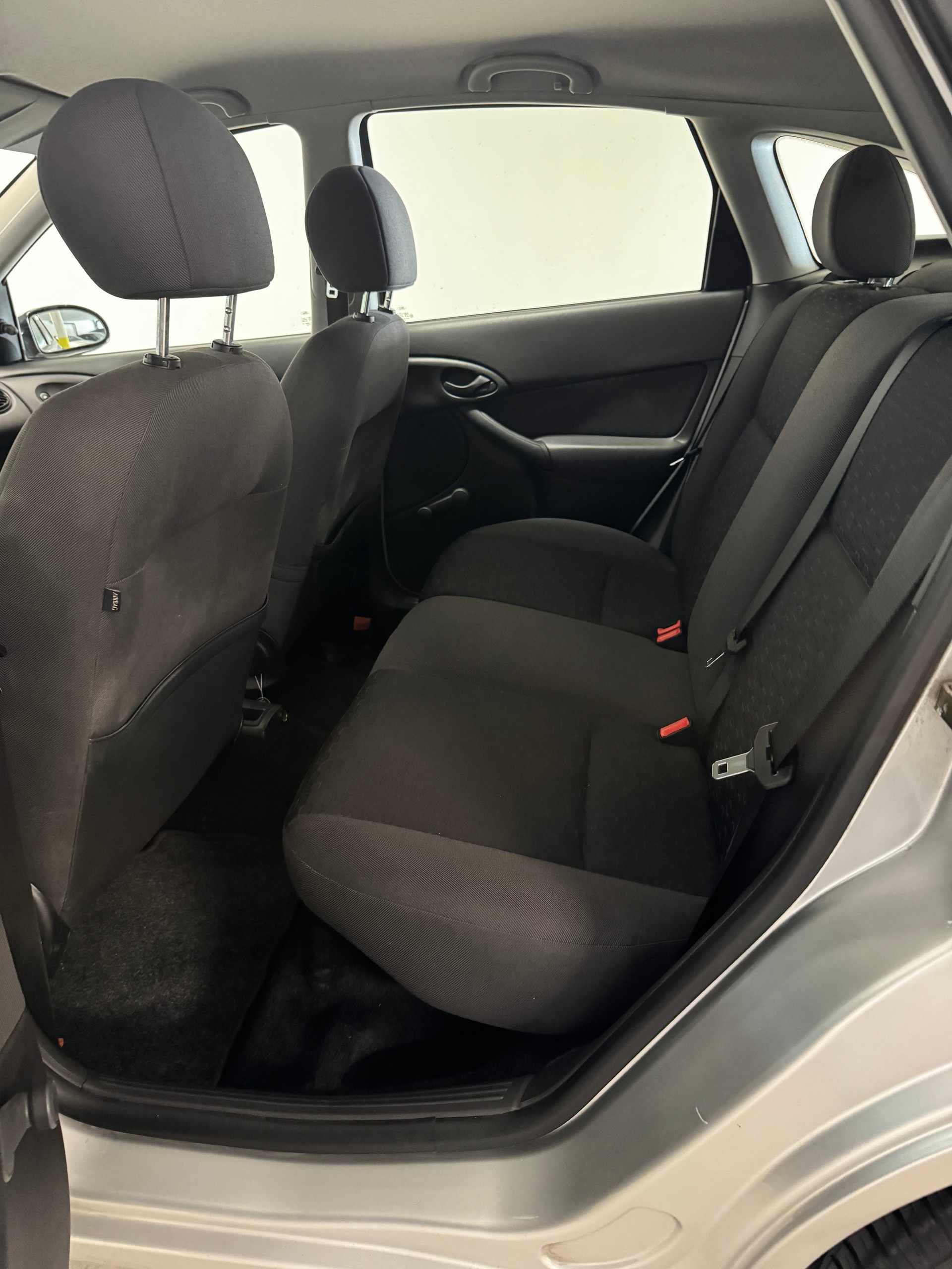FORD Focus 1.6i 16V Ghia-image-6