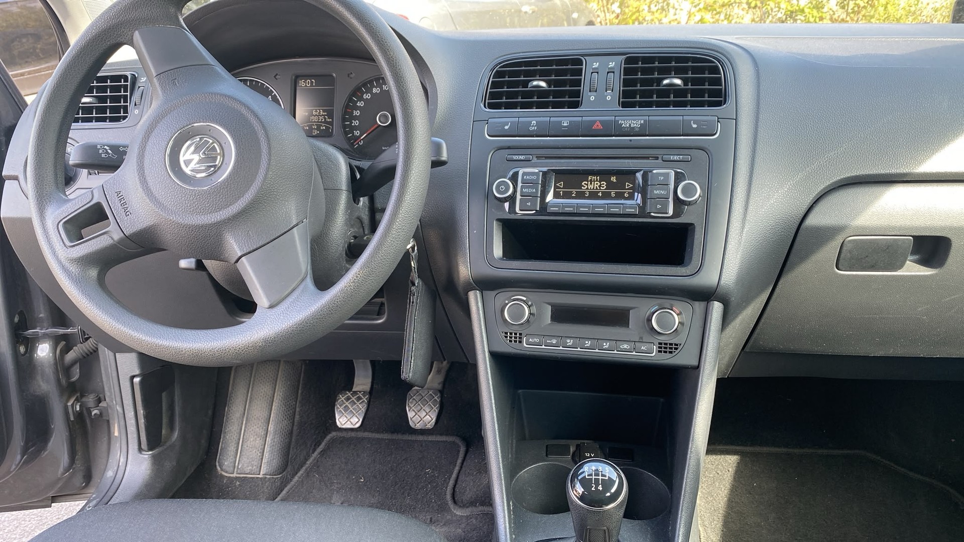 VW Polo 1.2 TDI R-Line Design-image-4