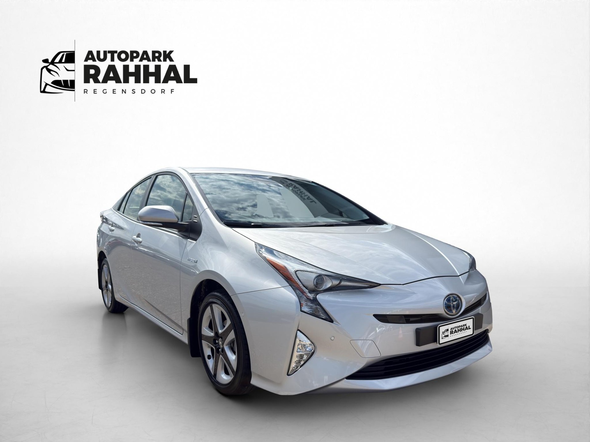 TOYOTA Prius 1.8 VVTi HSD Sol Premium-showroom-element-3
