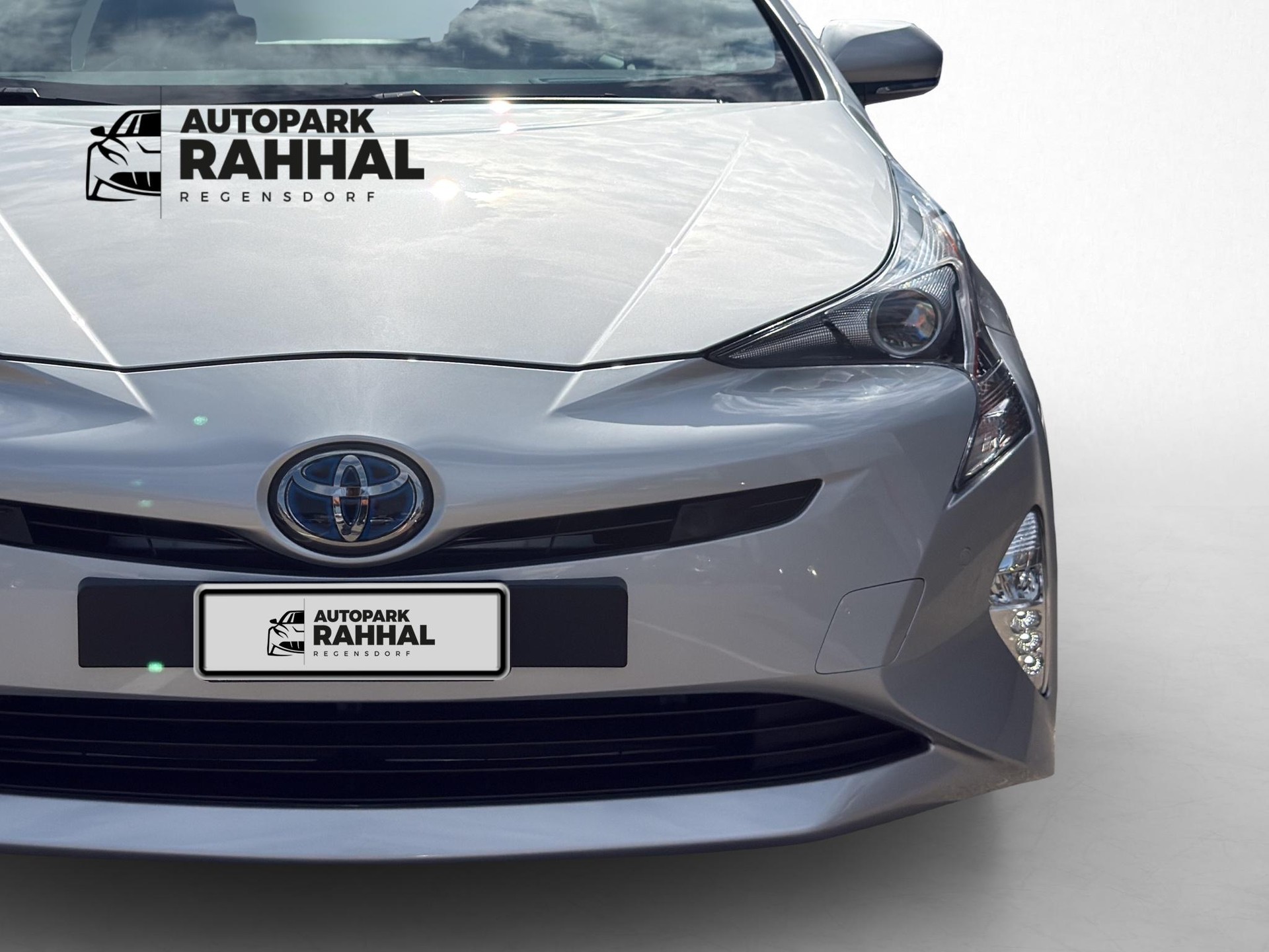 TOYOTA Prius 1.8 VVTi HSD Sol Premium-showroom-element-2