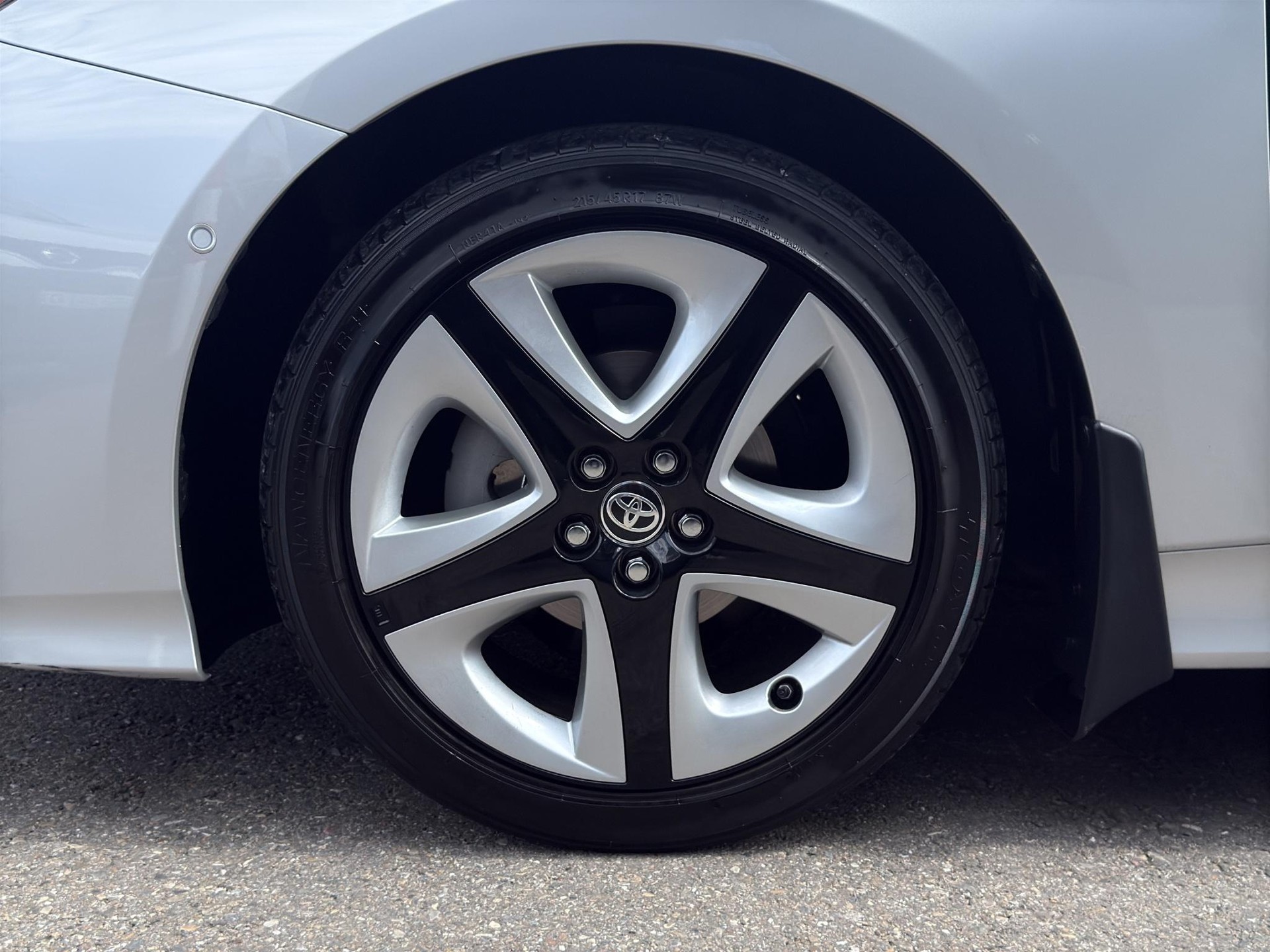 TOYOTA Prius 1.8 VVTi HSD Sol Premium-image-10