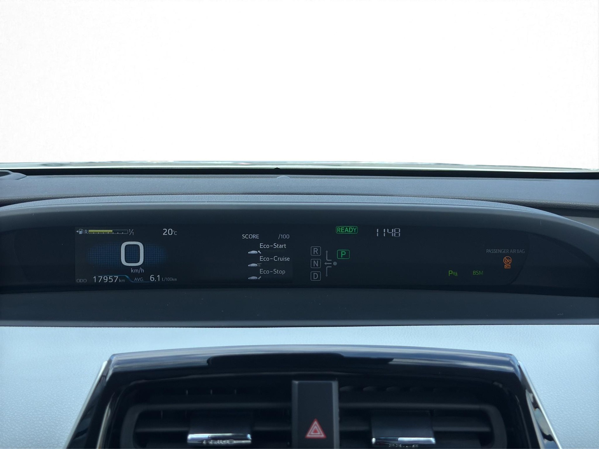 TOYOTA Prius 1.8 VVTi HSD Sol Premium-image-18