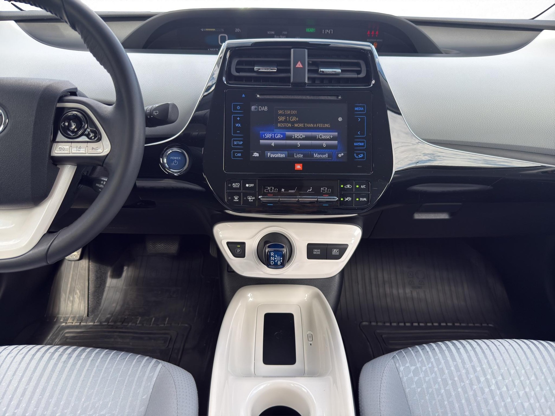 TOYOTA Prius 1.8 VVTi HSD Sol Premium-image-20