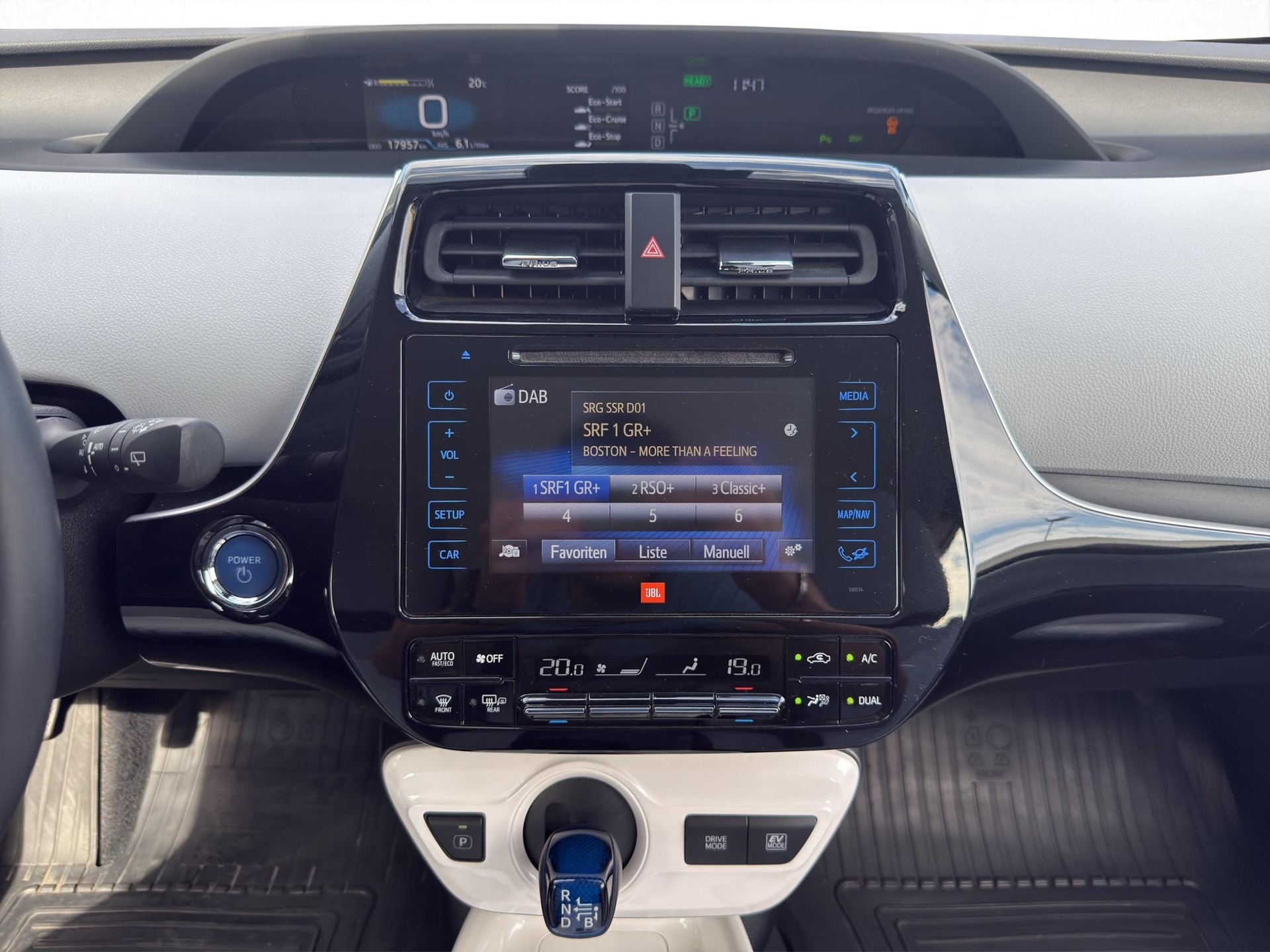 TOYOTA Prius 1.8 VVTi HSD Sol Premium-image-21