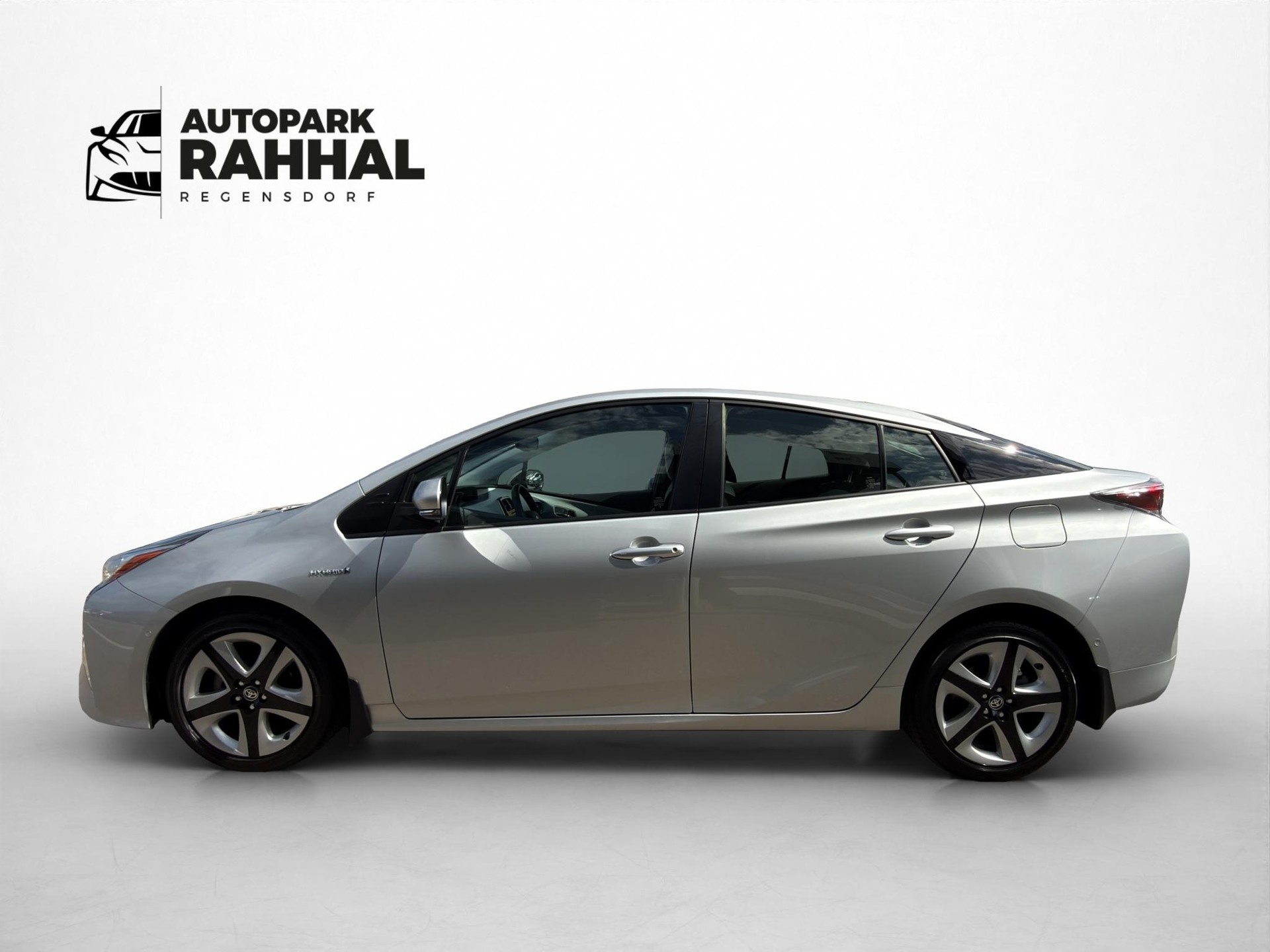 TOYOTA Prius 1.8 VVTi HSD Sol Premium-image-9