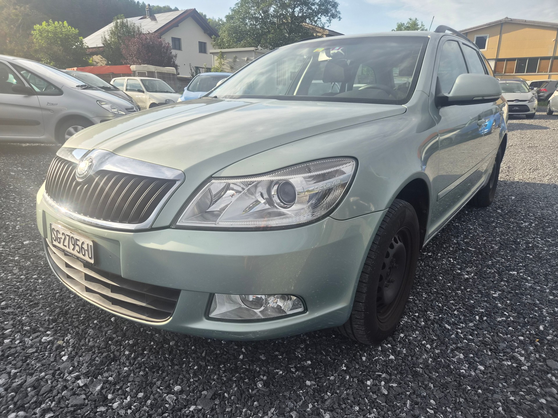 SKODA Octavia Combi 1.8 TSI Ambiente DSG-image-0