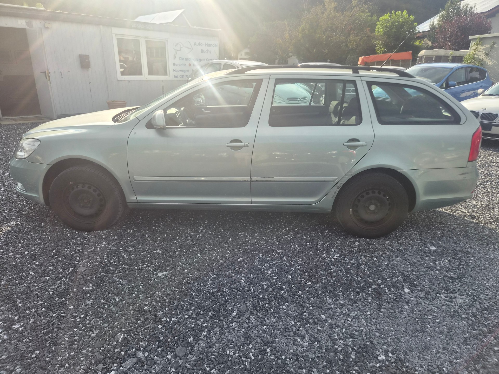 SKODA Octavia Combi 1.8 TSI Ambiente DSG-image-3
