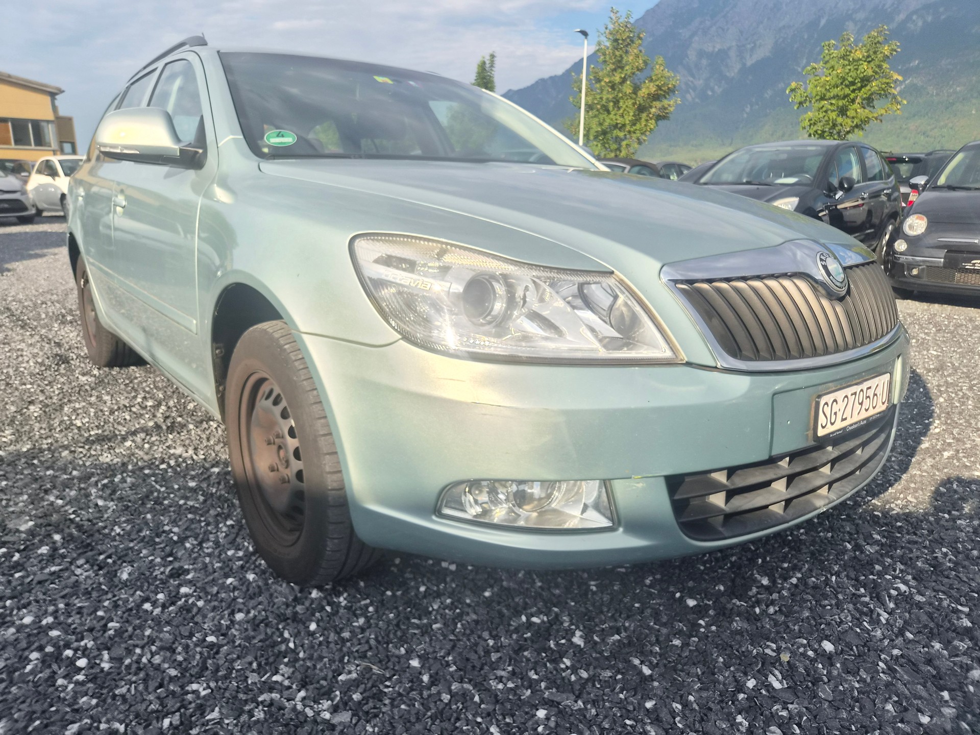 SKODA Octavia Combi 1.8 TSI Ambiente DSG-image-2