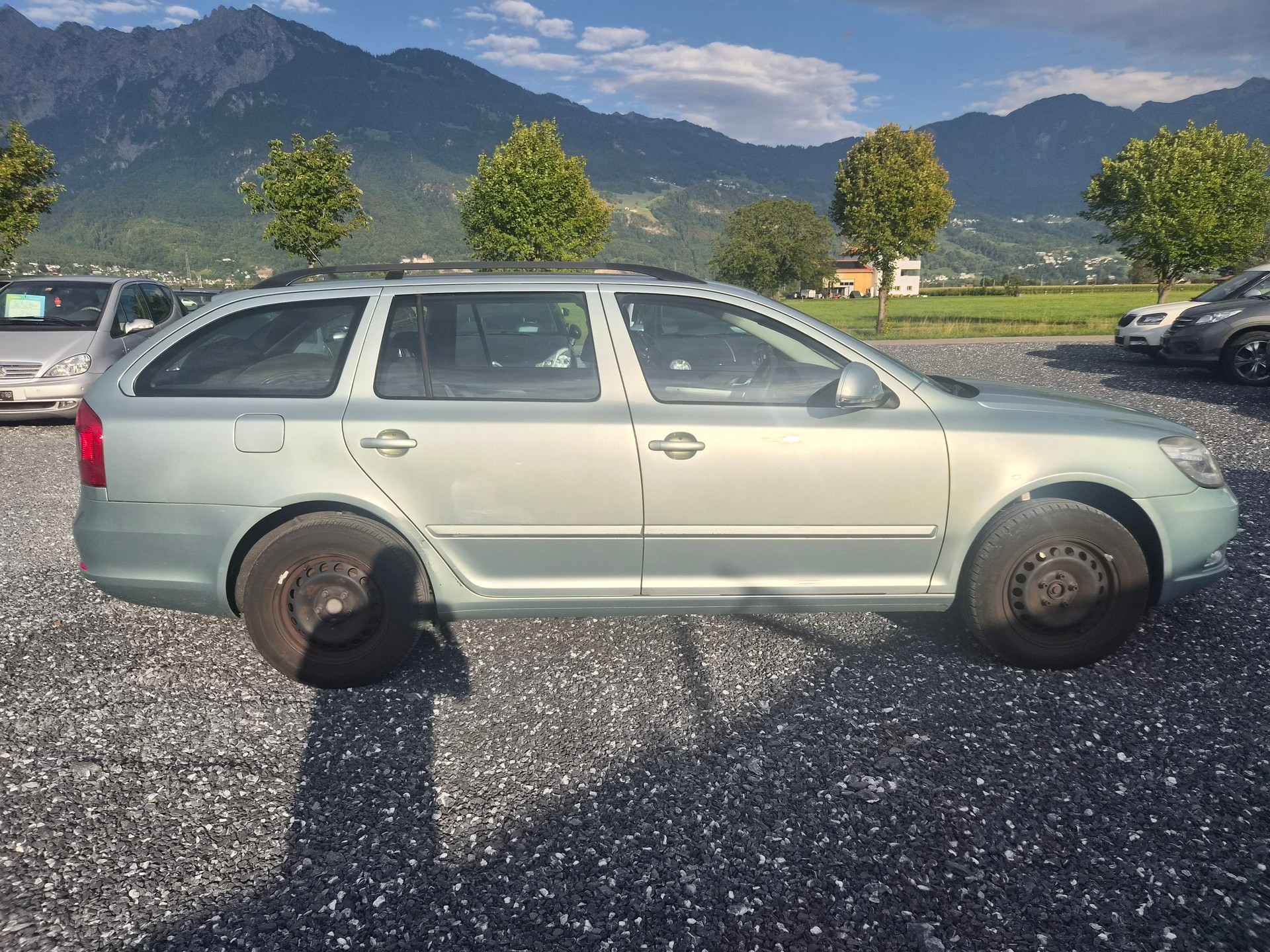SKODA Octavia Combi 1.8 TSI Ambiente DSG-image-4