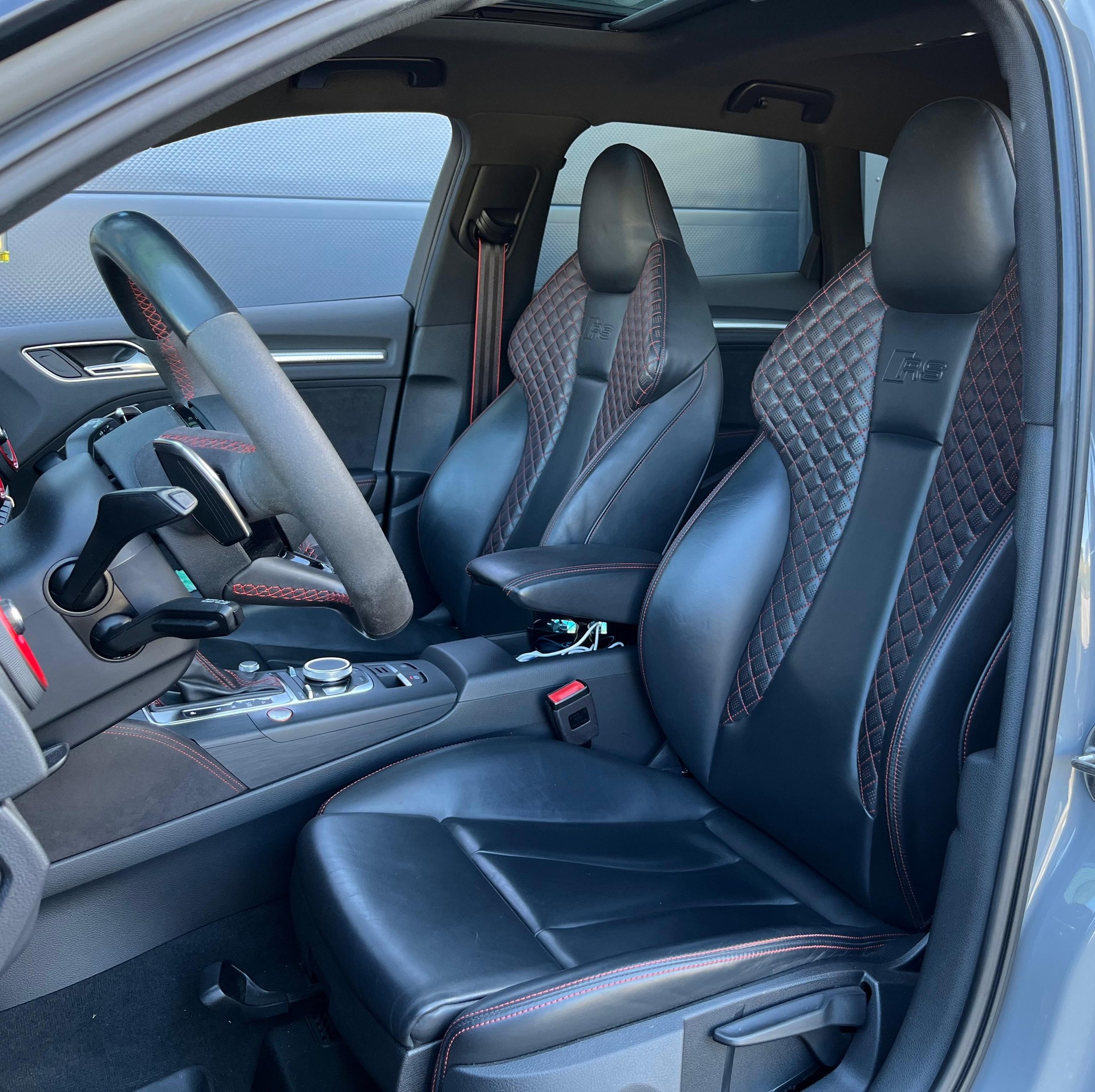 AUDI RS3 Sportback 2.5 TSI quattro S-tronic-image-10
