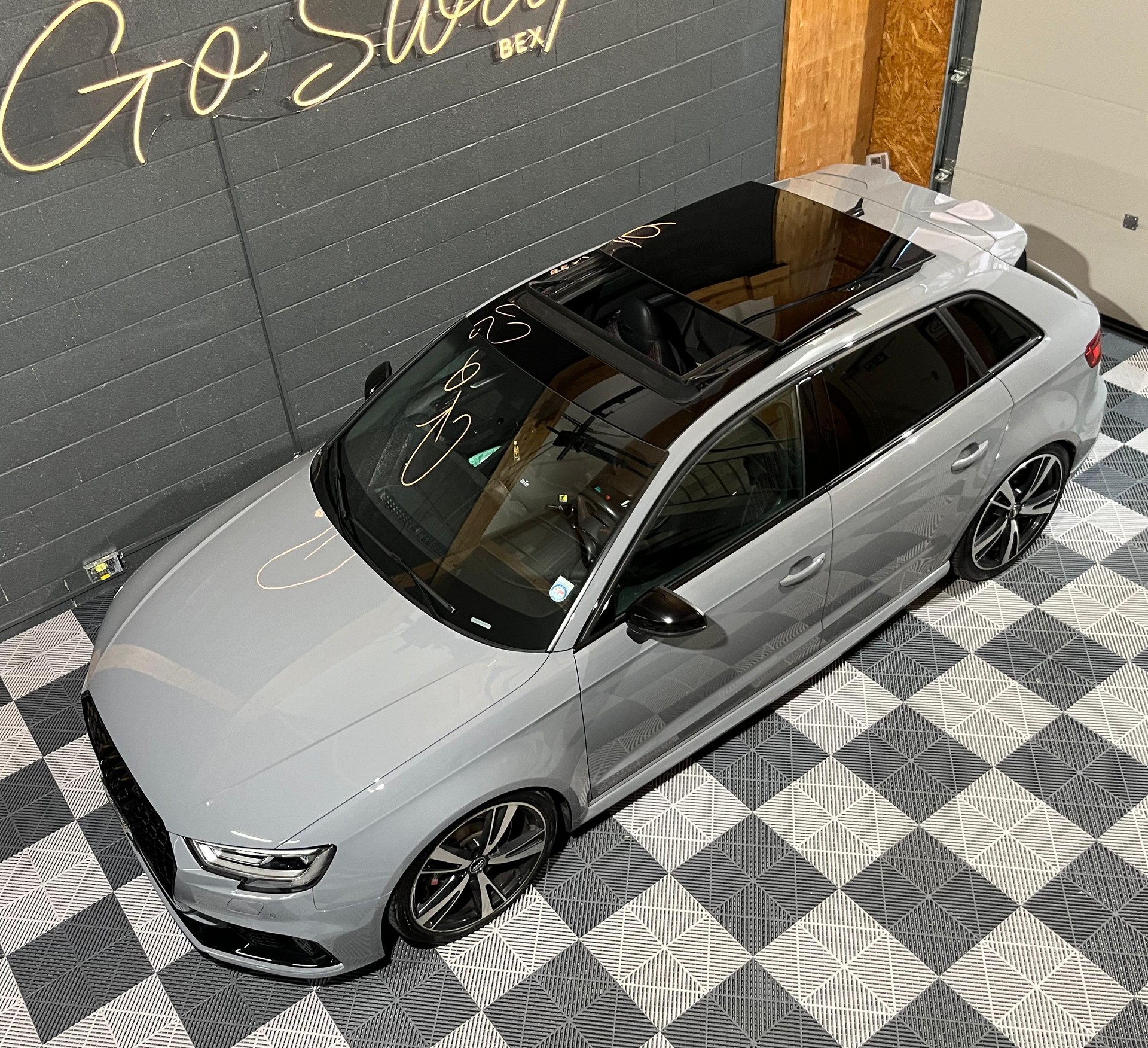 AUDI RS3 Sportback 2.5 TSI quattro S-tronic-image-5