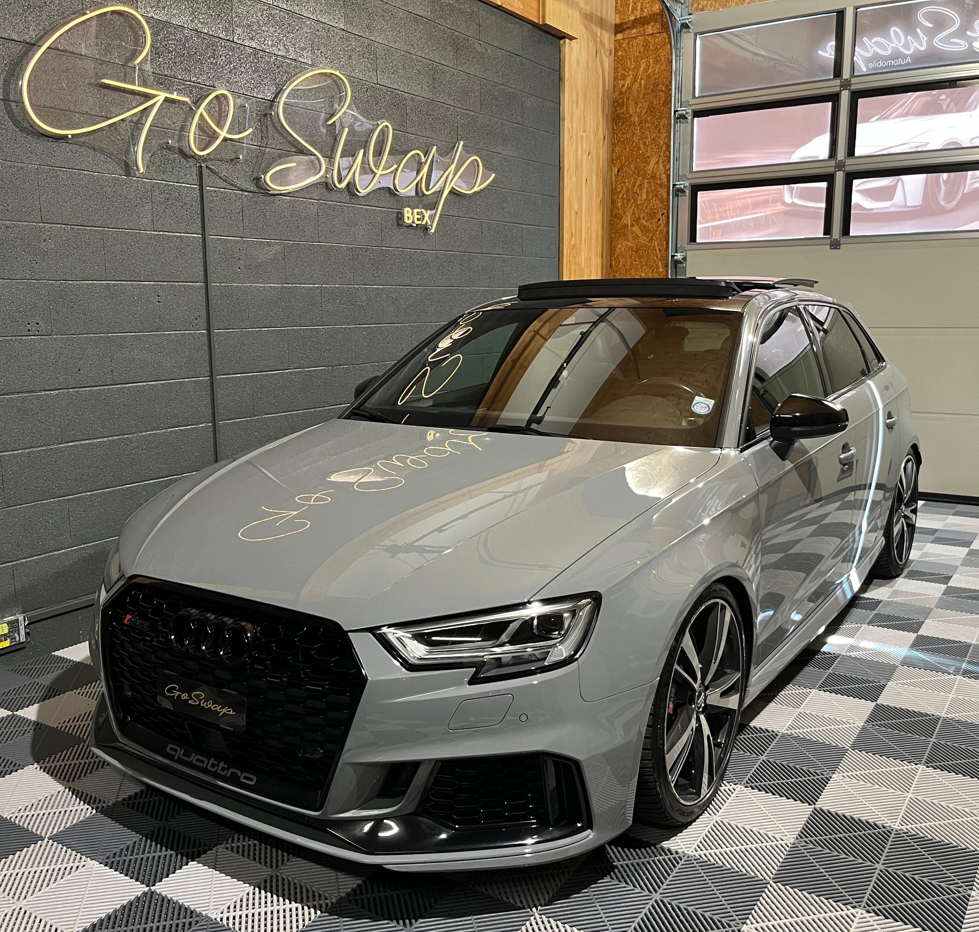 AUDI RS3 Sportback 2.5 TSI quattro S-tronic-image-4