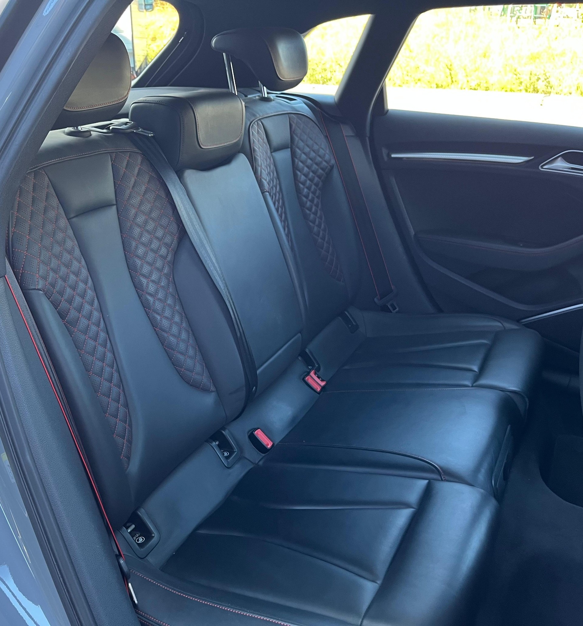 AUDI RS3 Sportback 2.5 TSI quattro S-tronic-image-14