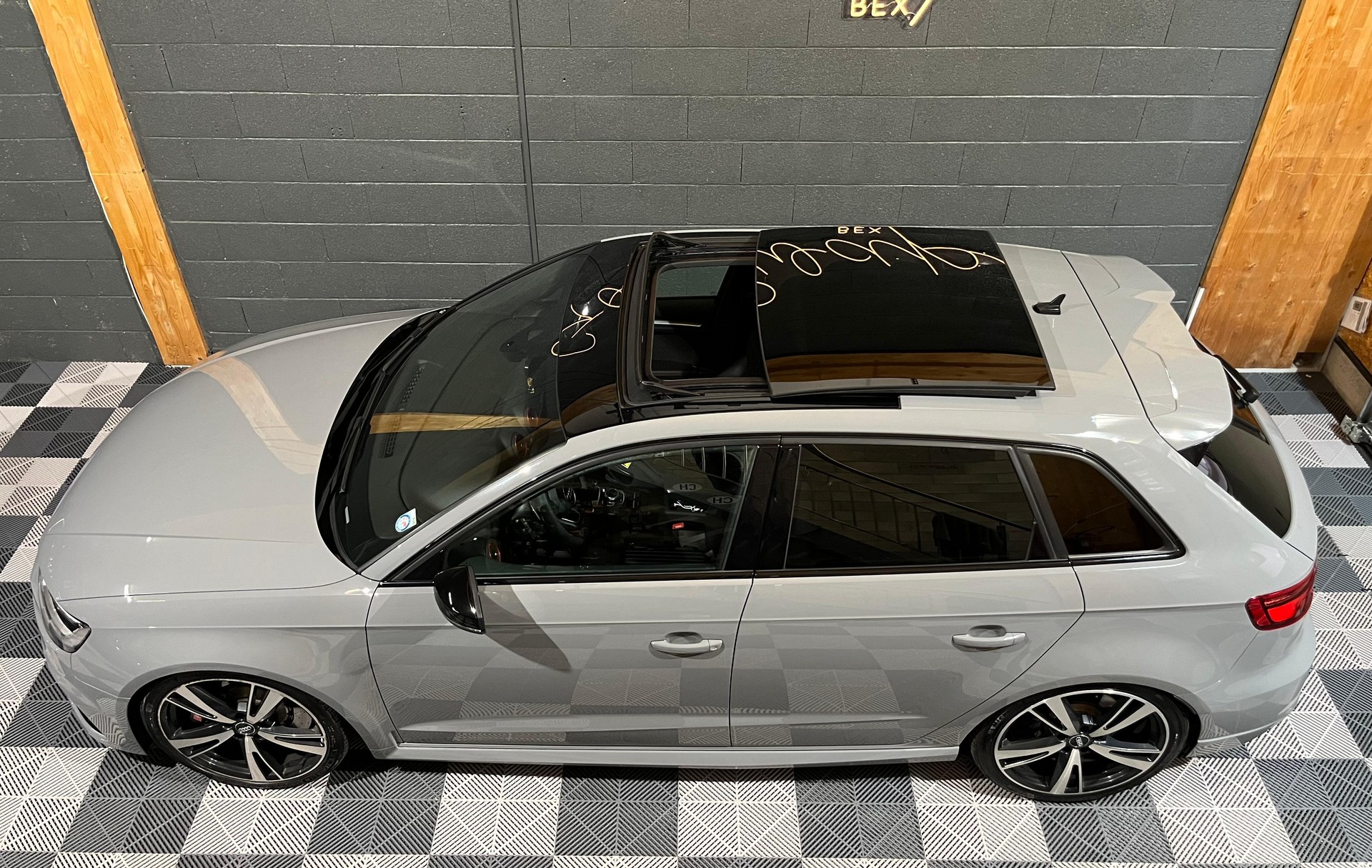 AUDI RS3 Sportback 2.5 TSI quattro S-tronic-image-6