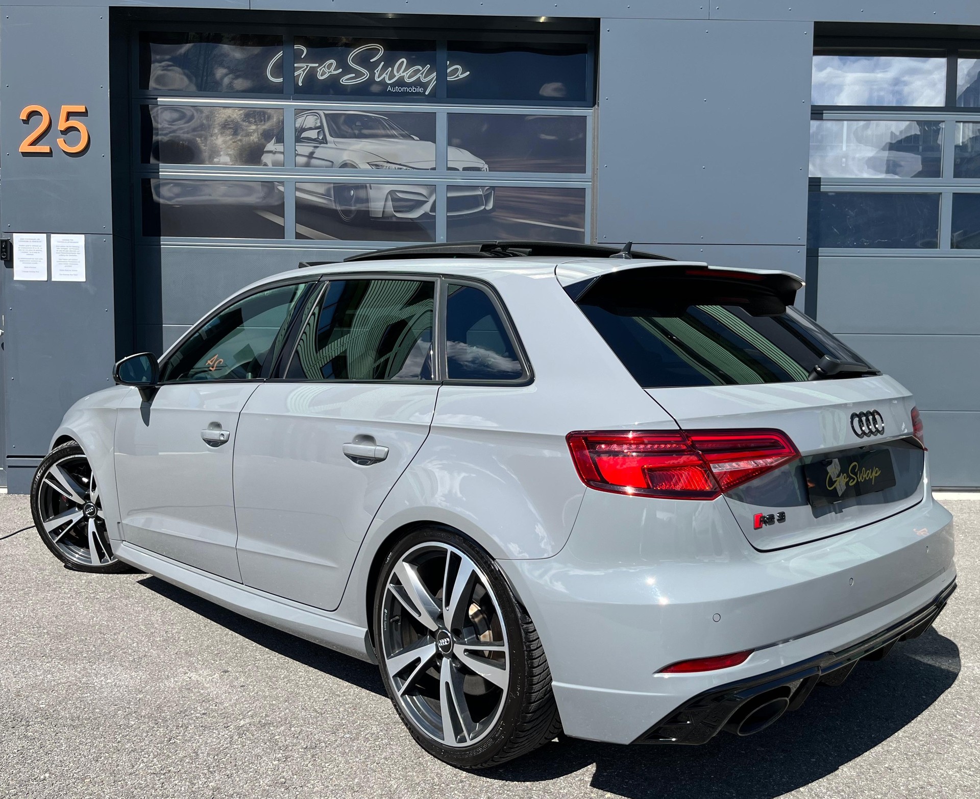 AUDI RS3 Sportback 2.5 TSI quattro S-tronic-image-9