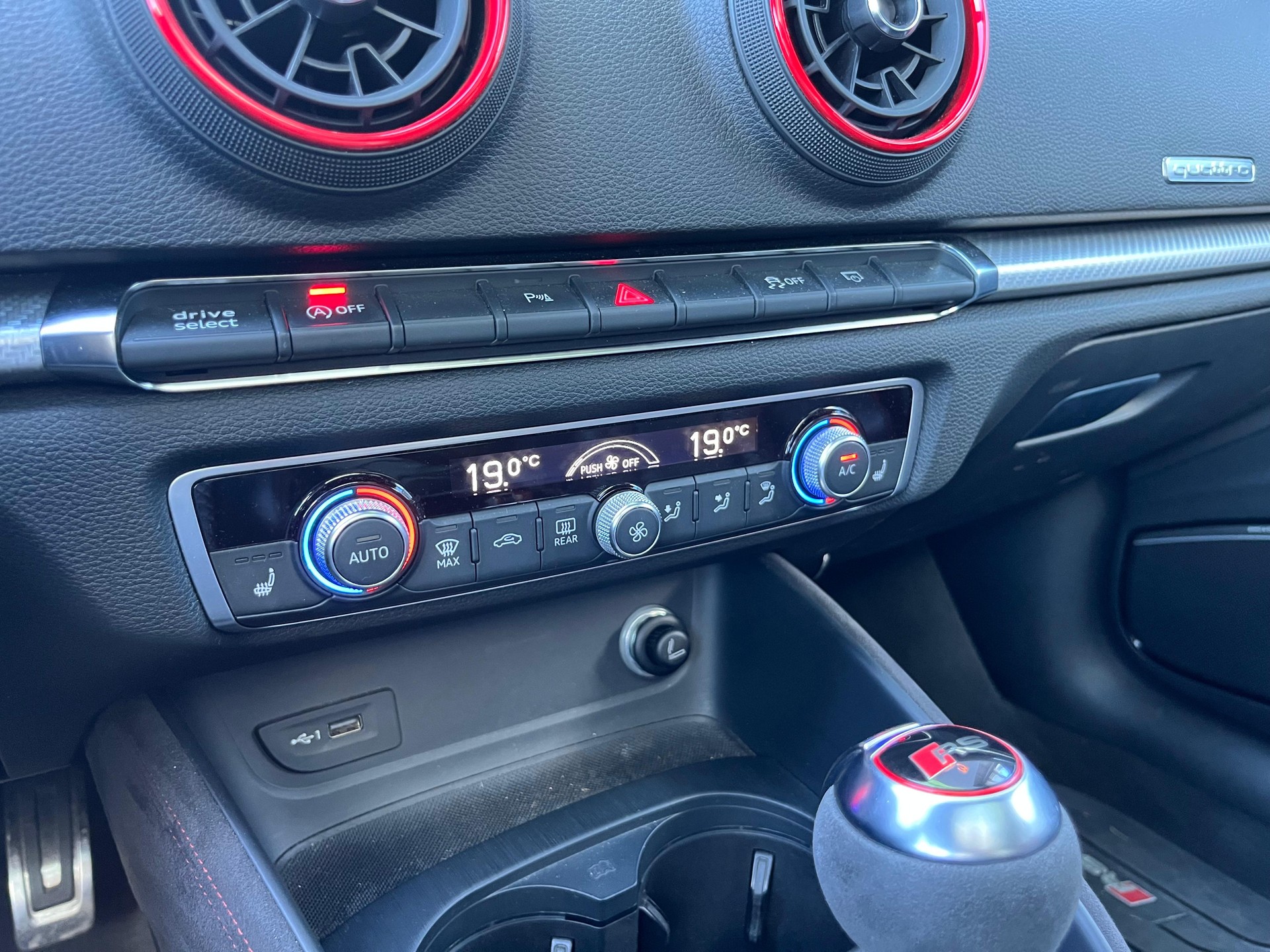 AUDI RS3 Sportback 2.5 TSI quattro S-tronic-image-20