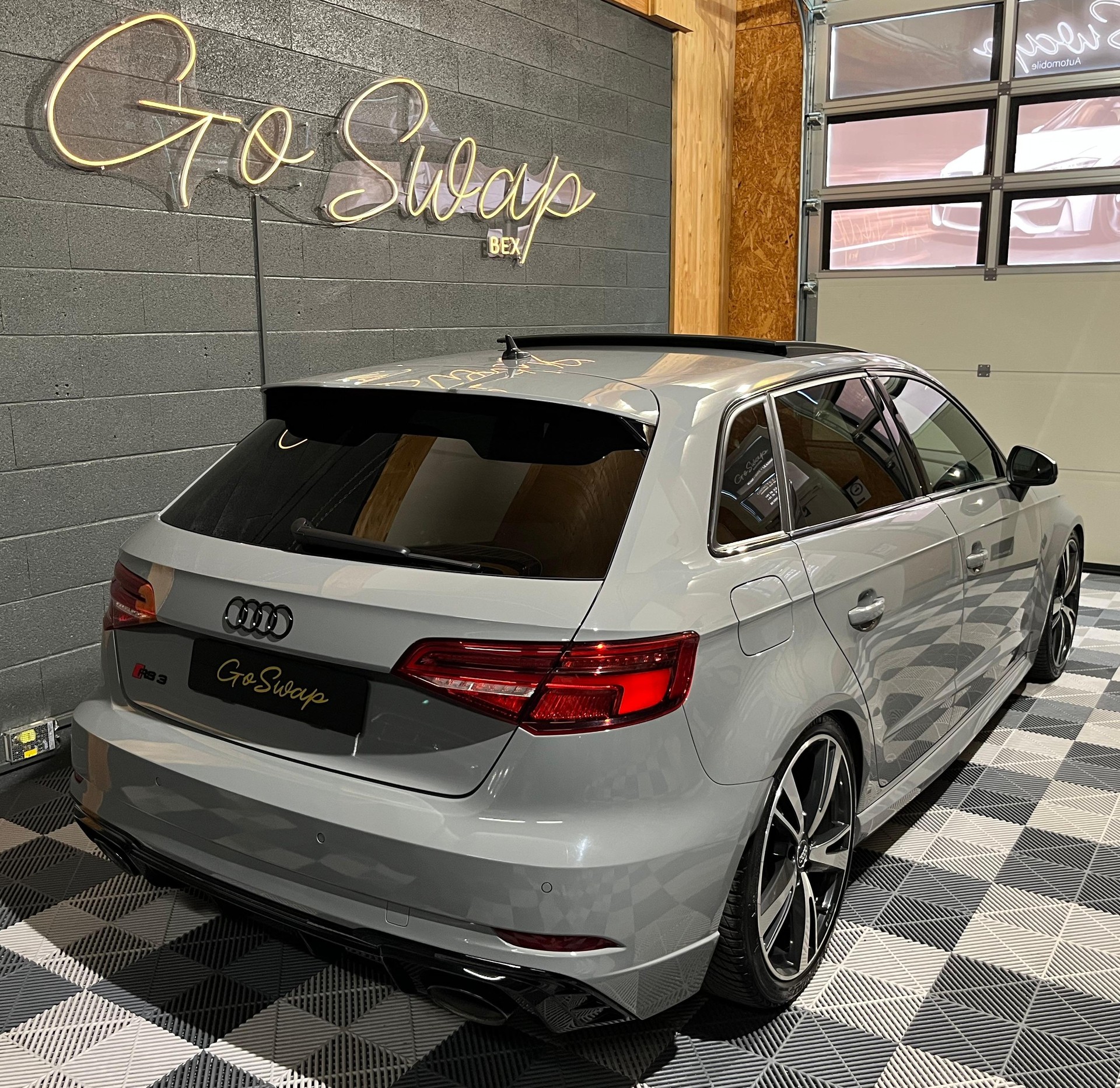 AUDI RS3 Sportback 2.5 TSI quattro S-tronic-image-3