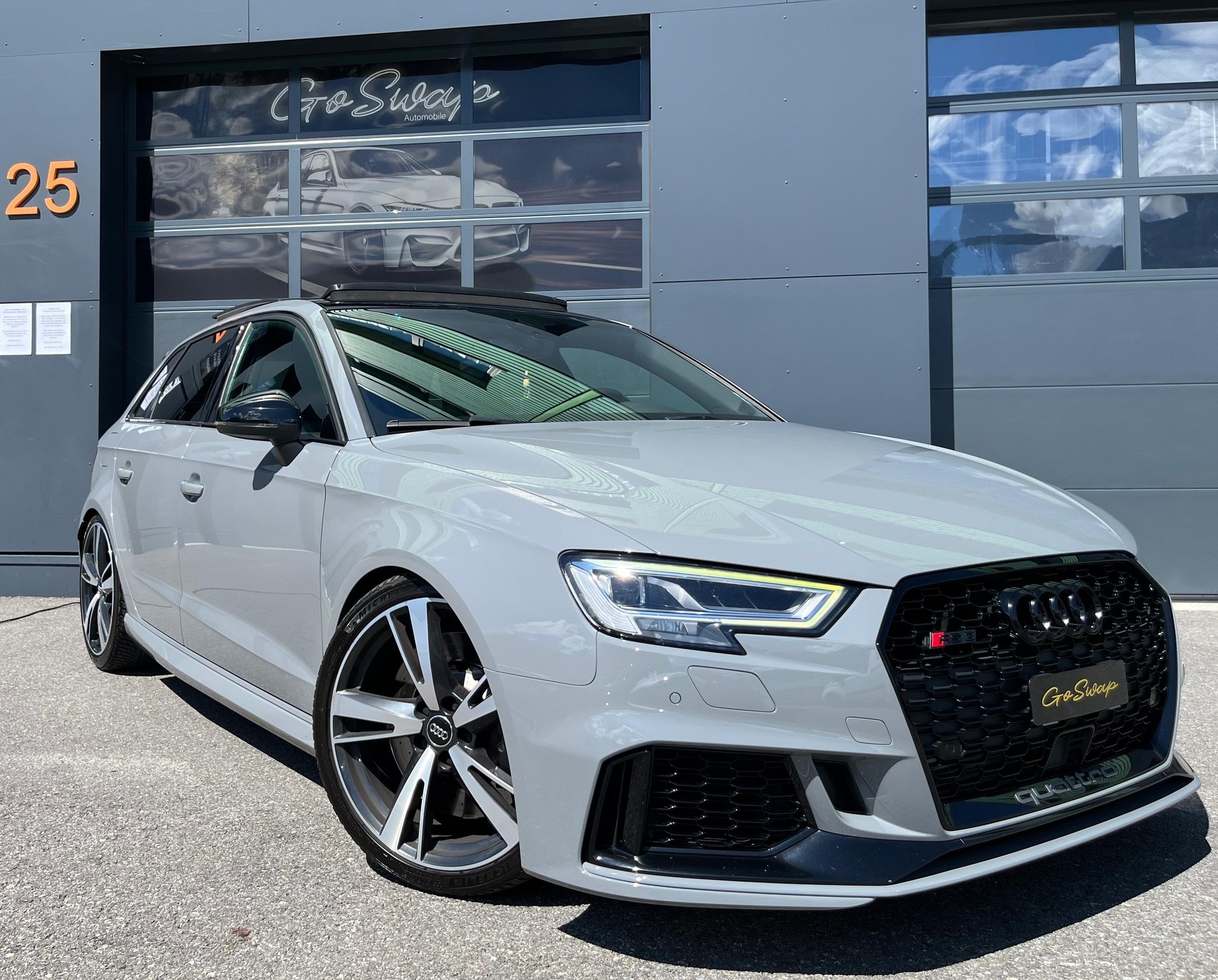 AUDI RS3 Sportback 2.5 TSI quattro S-tronic-image-8