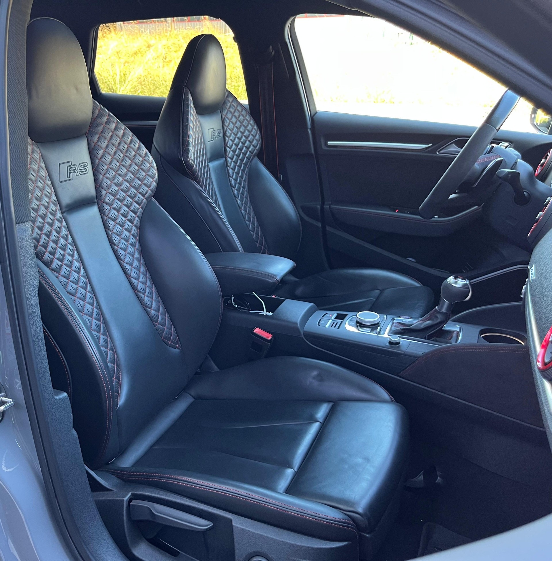AUDI RS3 Sportback 2.5 TSI quattro S-tronic-image-13