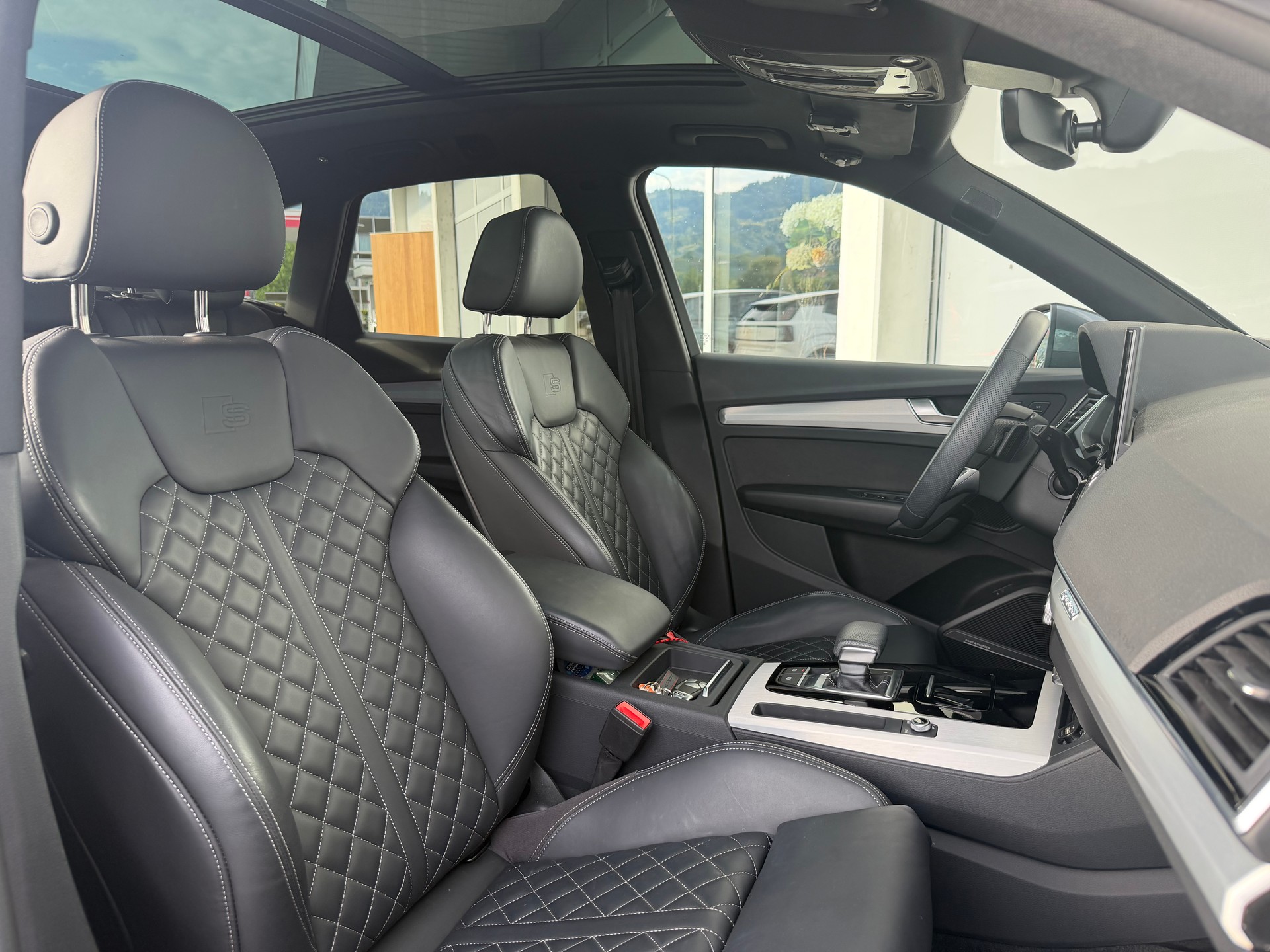 AUDI Q5 45 TFSI S-line quattro S-tronic-image-3