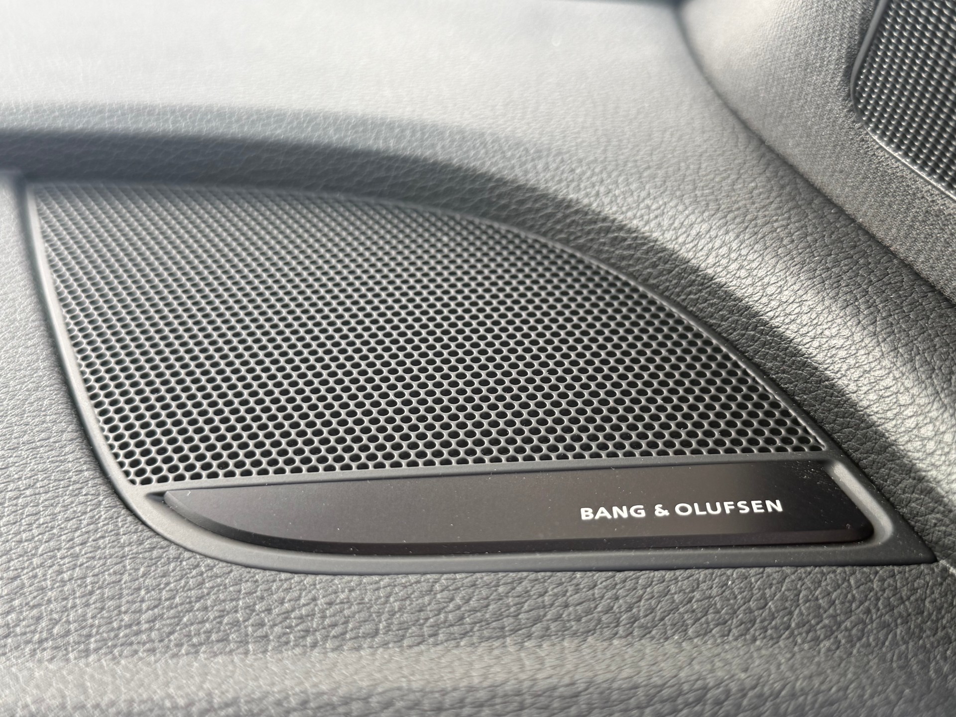 AUDI Q5 45 TFSI S-line quattro S-tronic-image-25