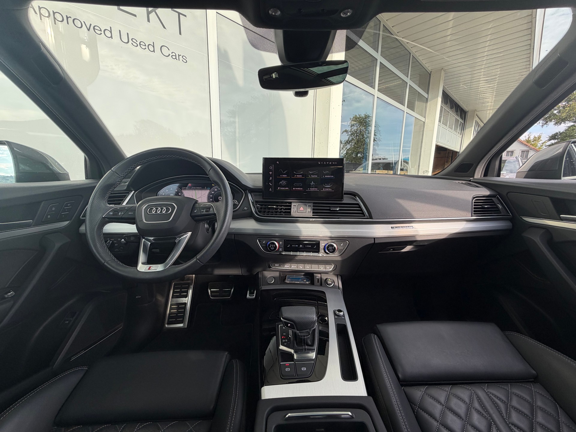 AUDI Q5 45 TFSI S-line quattro S-tronic-image-8