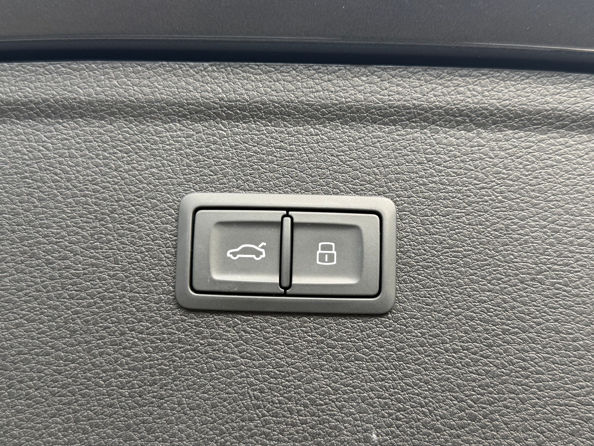 AUDI Q5 45 TFSI S-line quattro S-tronic-image-28