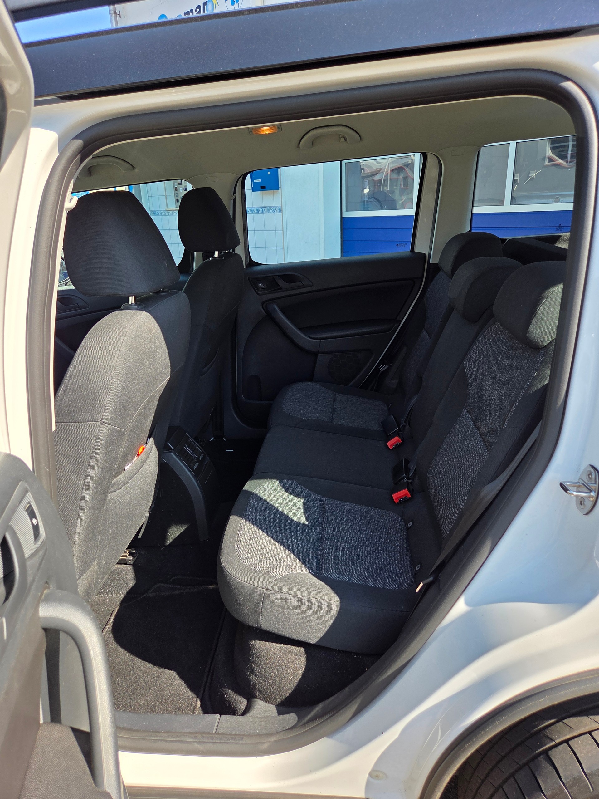 SKODA Yeti 2.0 TDI Ambition Outdoor 4x4 DSG-image-8