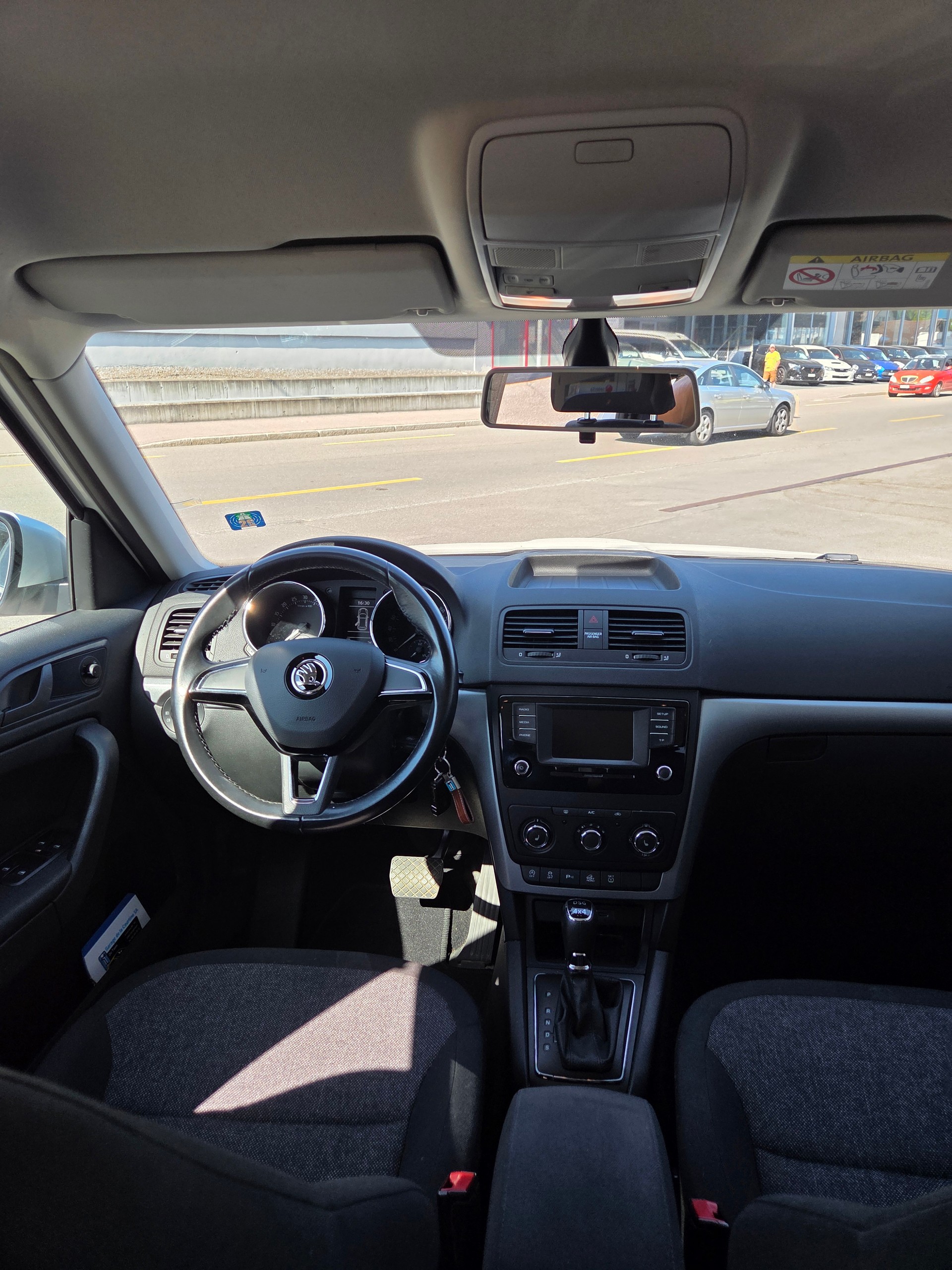 SKODA Yeti 2.0 TDI Ambition Outdoor 4x4 DSG-image-4