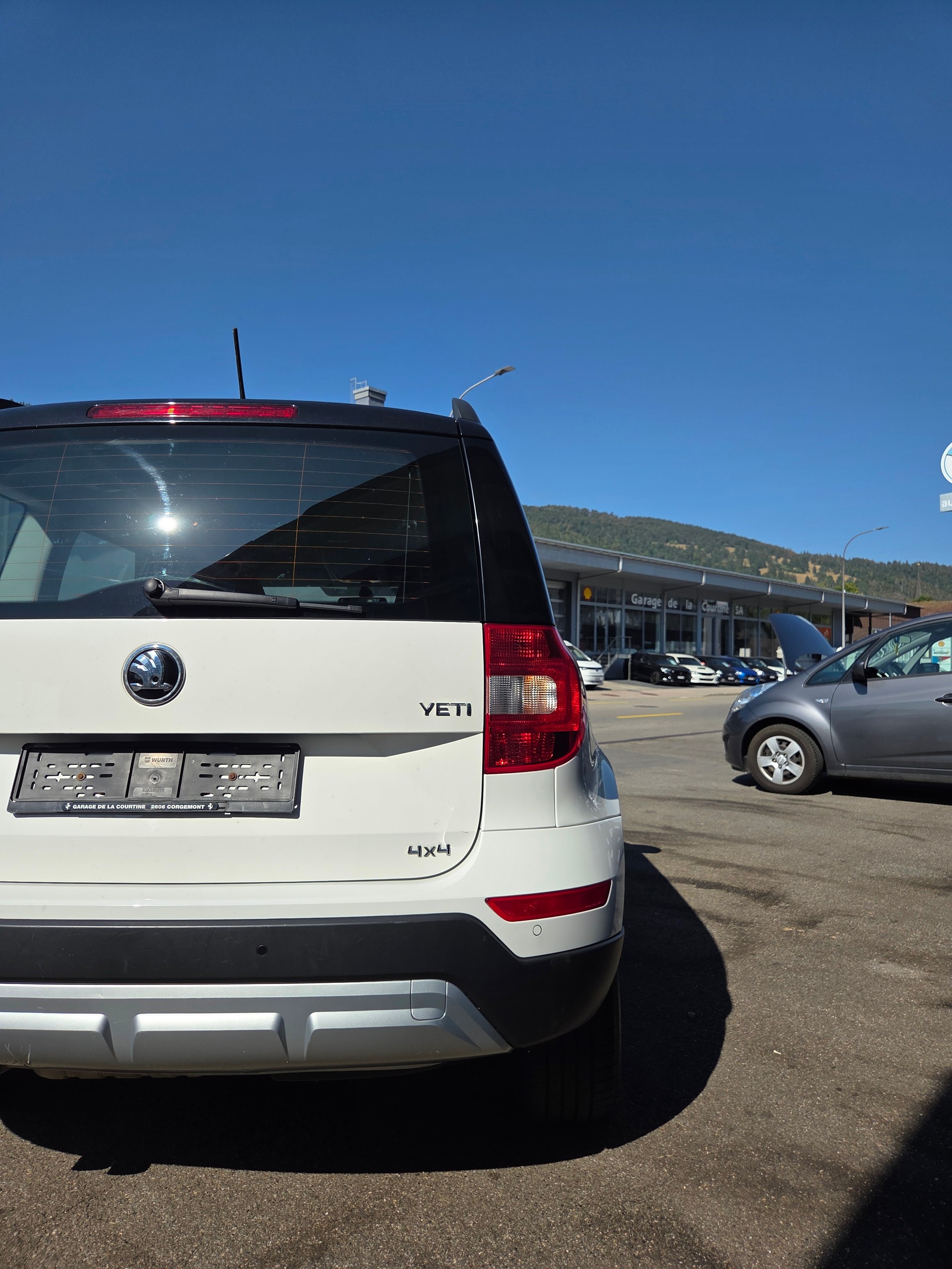 SKODA Yeti 2.0 TDI Ambition Outdoor 4x4 DSG-image-10